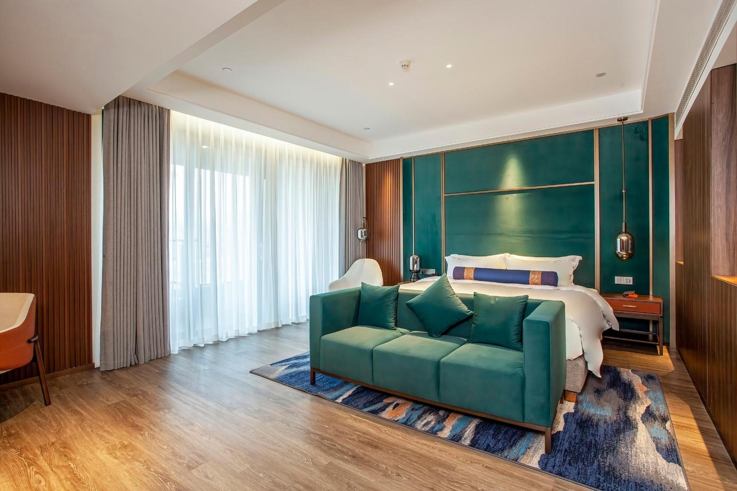 Deluxe King Room (No Hot Spring)