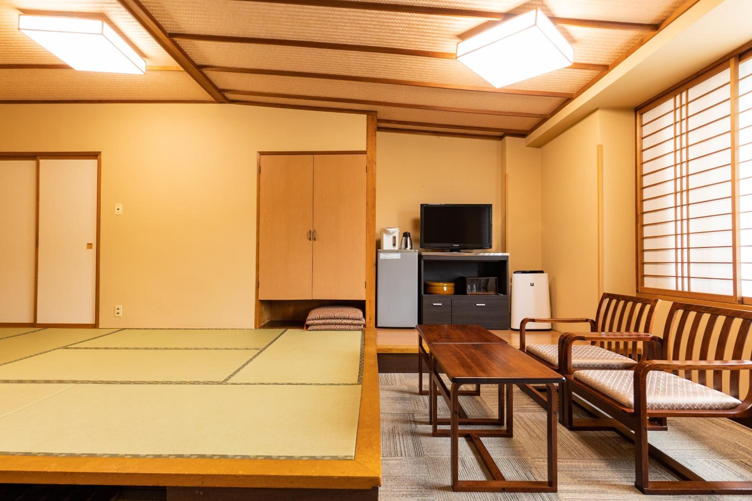 Standard Japanese-Western-Style-Room 36 sqm - Indoor Bath - Non-Smoking photo 2