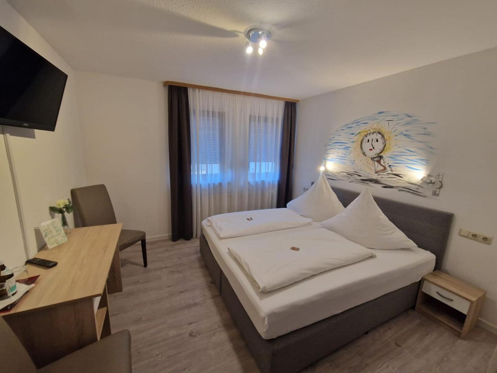 Double Room with Shower - Photo 2