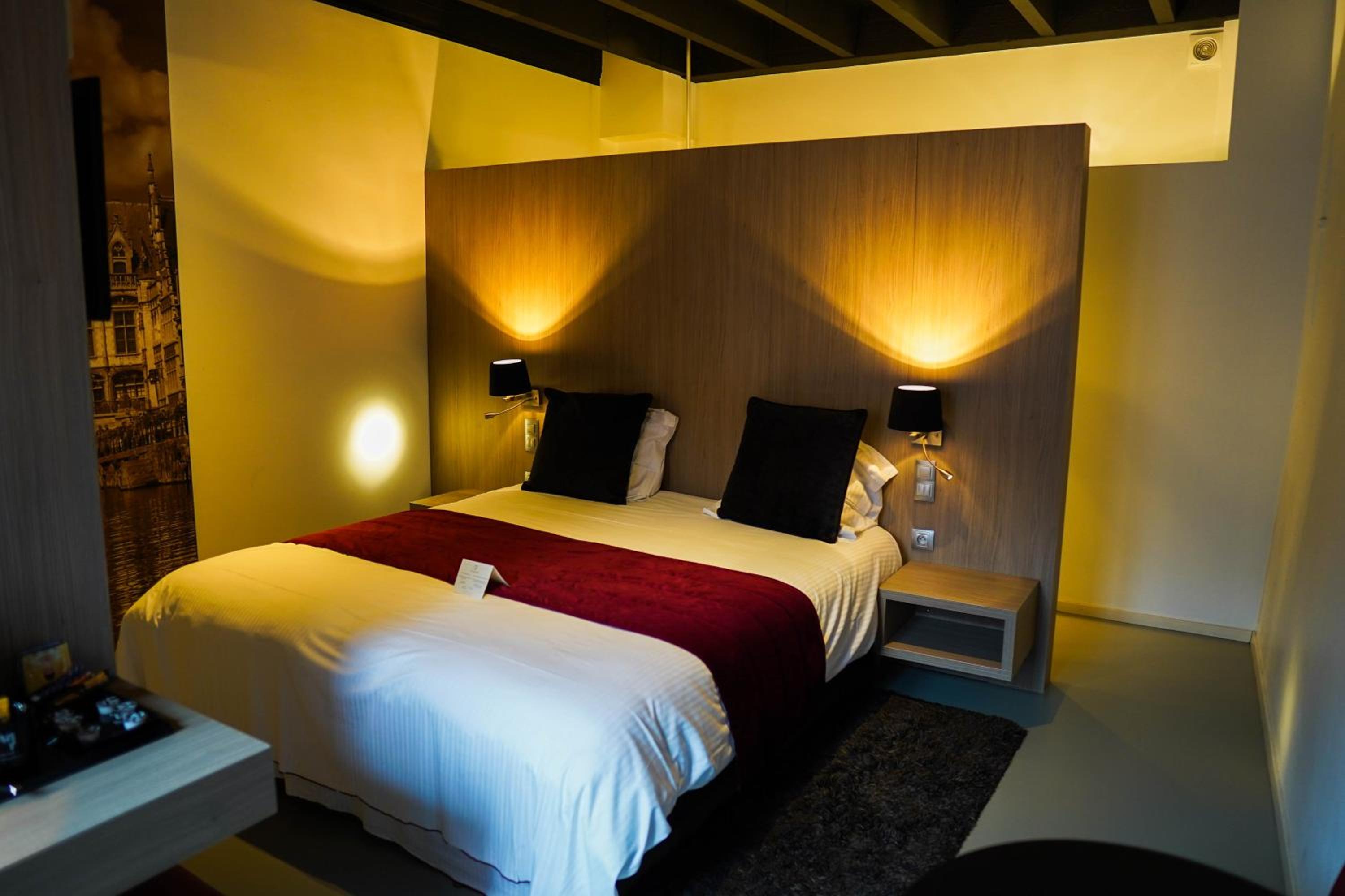Standard Double or Twin Room - Photo 1