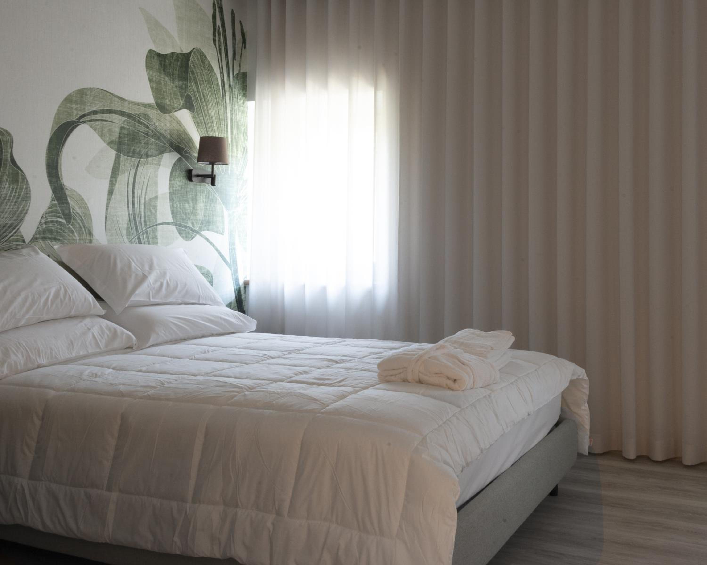 Standard Double Room - Photo 1
