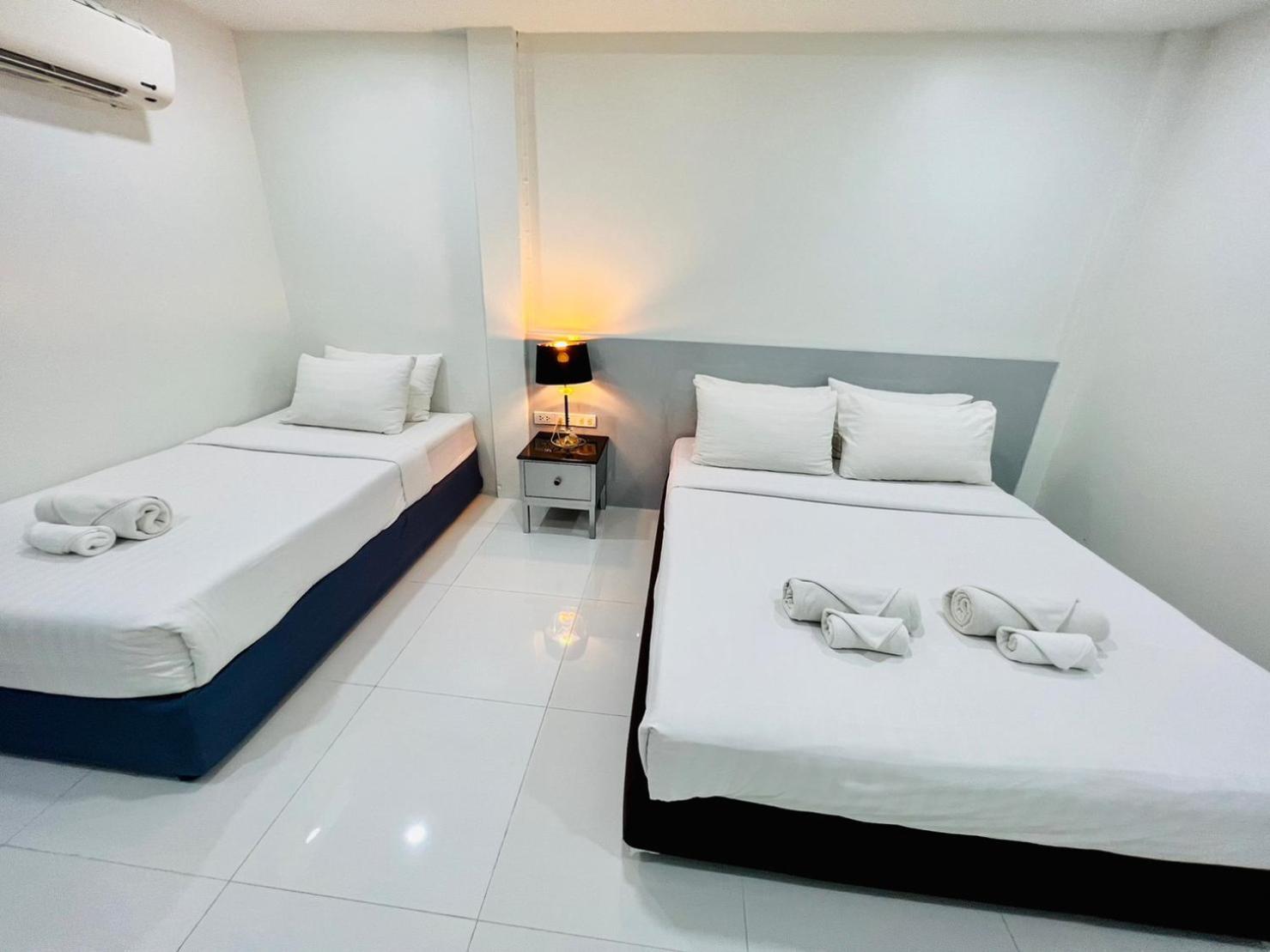 Deluxe Double Room with Extra Bed photo 3