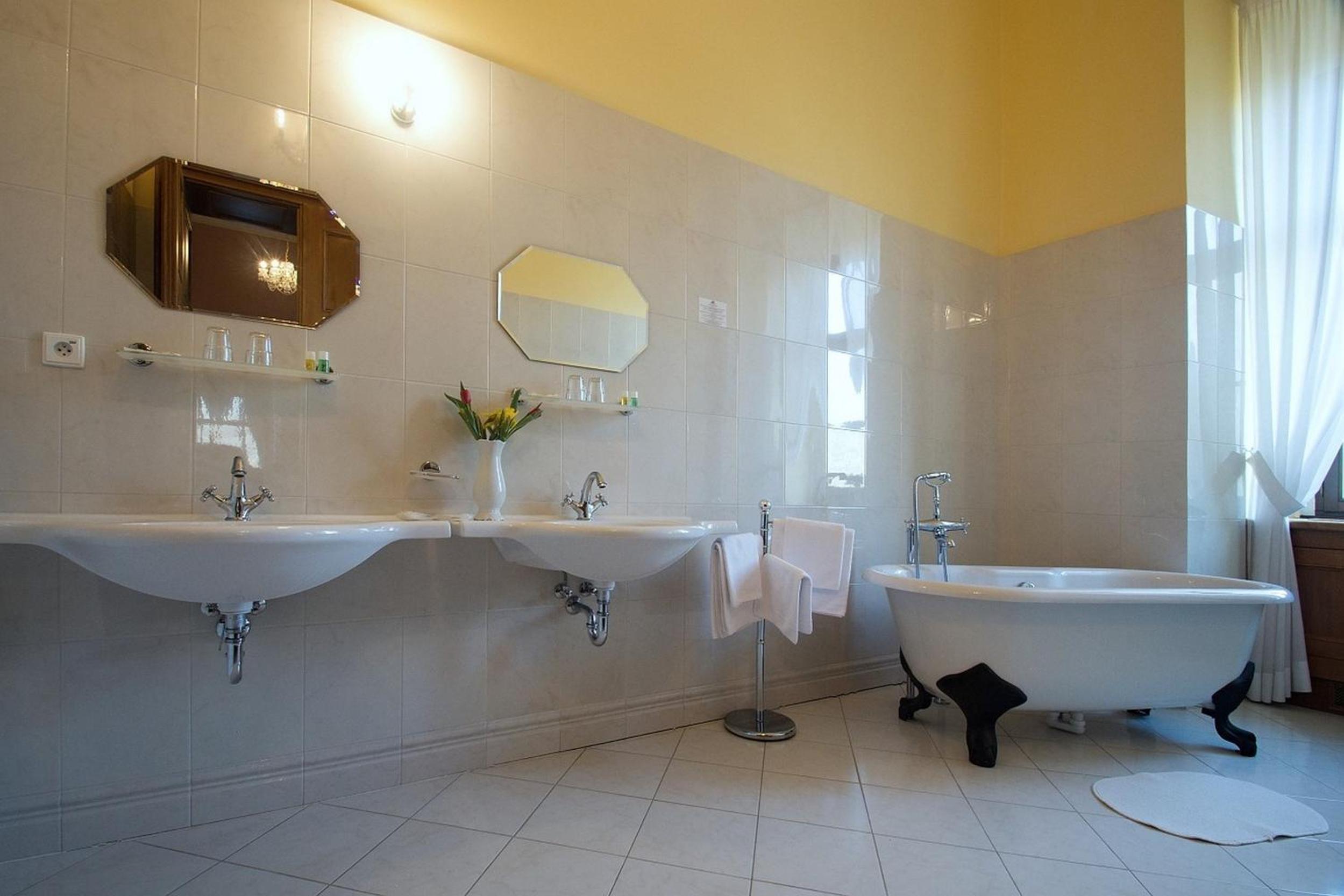 Two-Bedroom Suite (4 Adults) - Photo 4