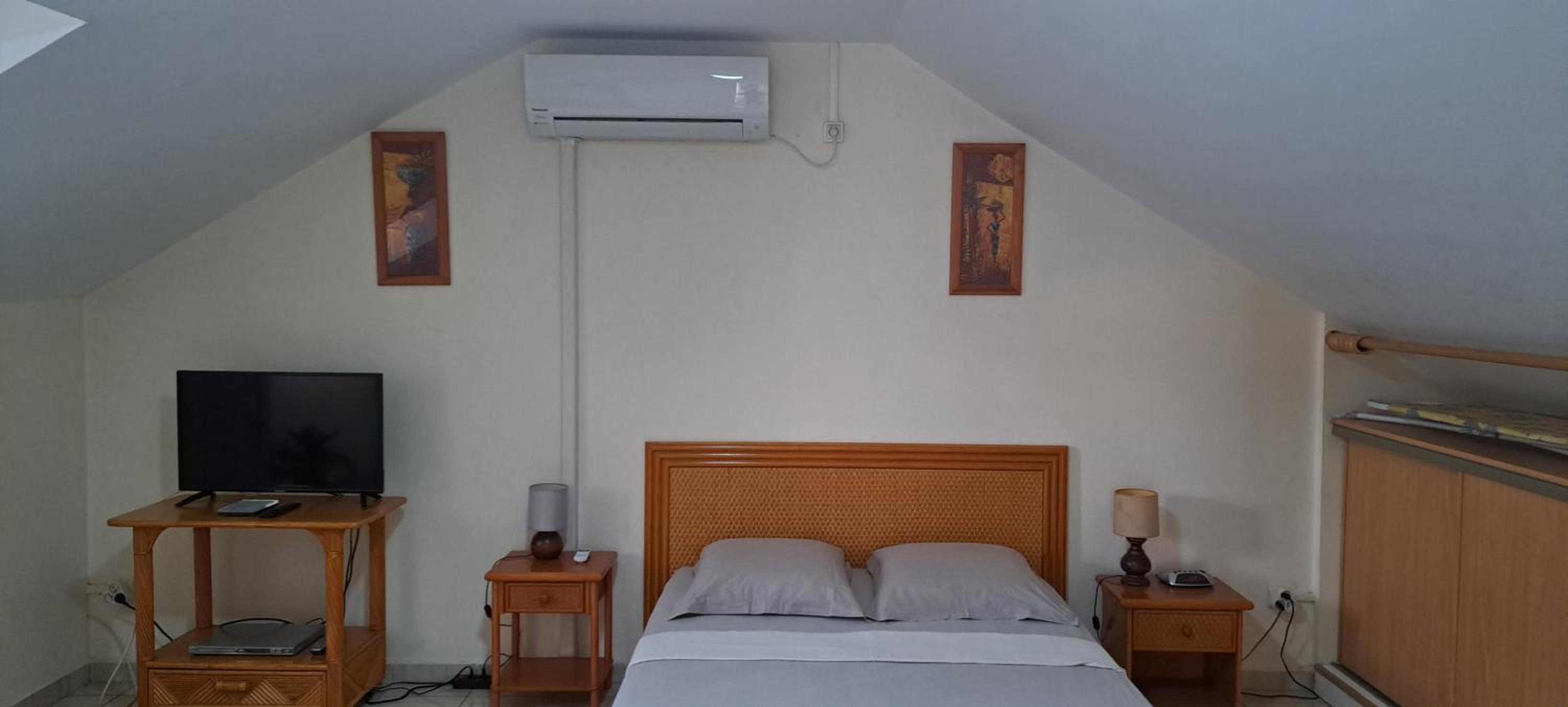 One-Bedroom Apartment - Photo 4