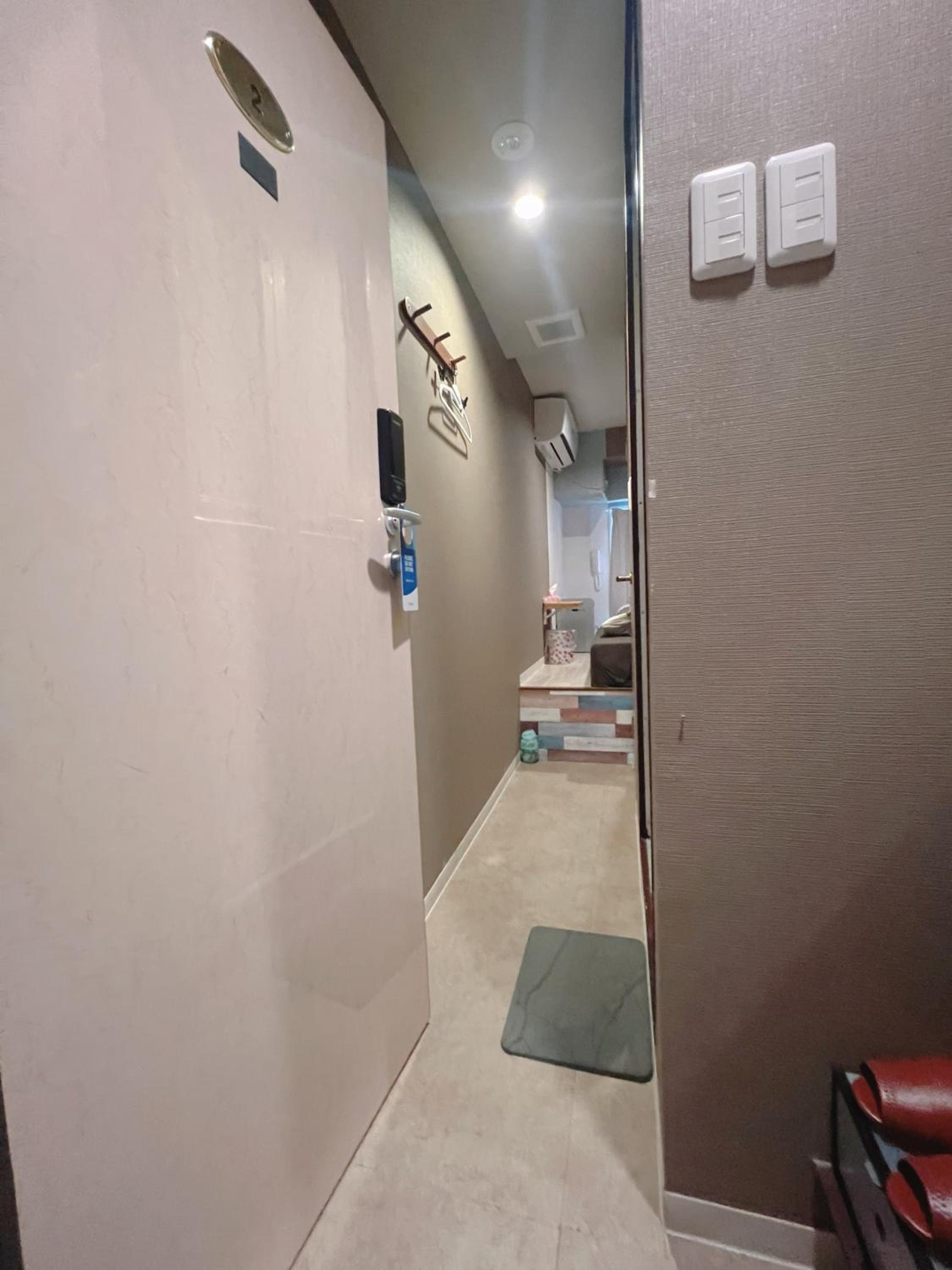 Single Room with Private Bathroom photo 1