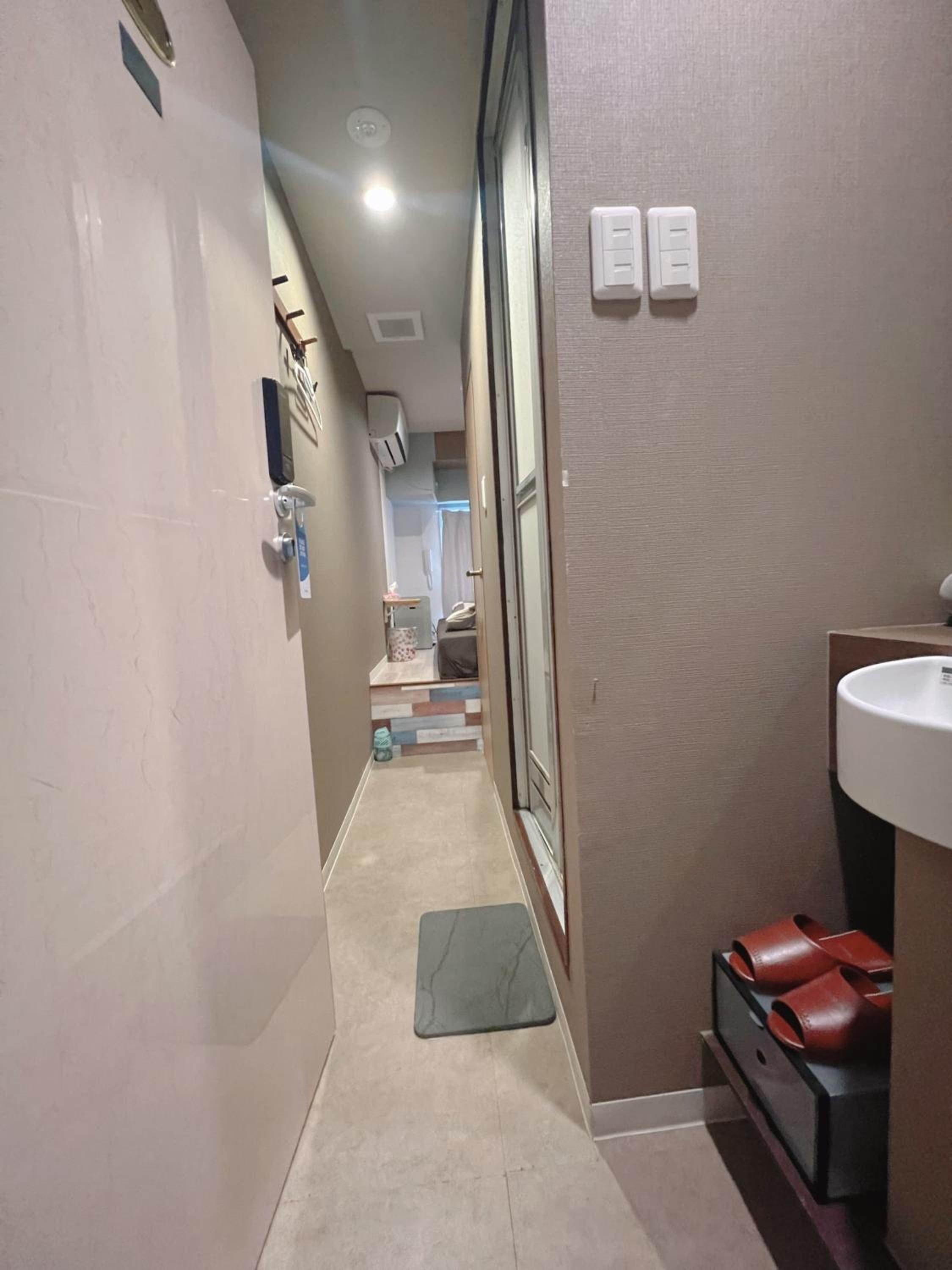 Single Room with Private Bathroom photo 3
