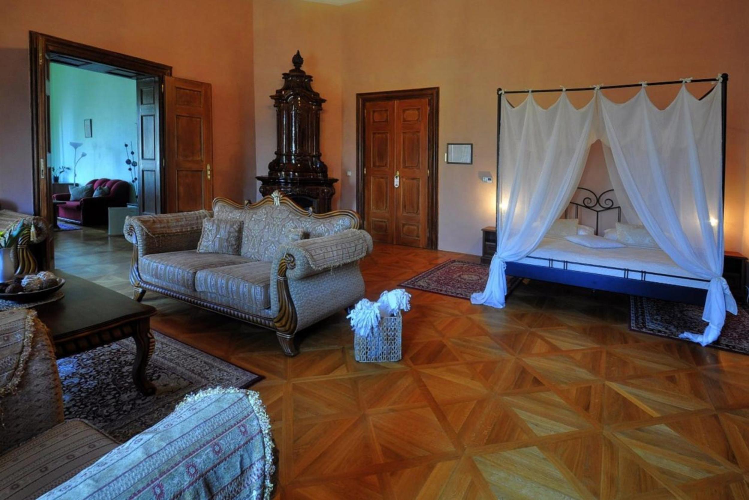 Two-Bedroom Suite (4 Adults) - Photo 3
