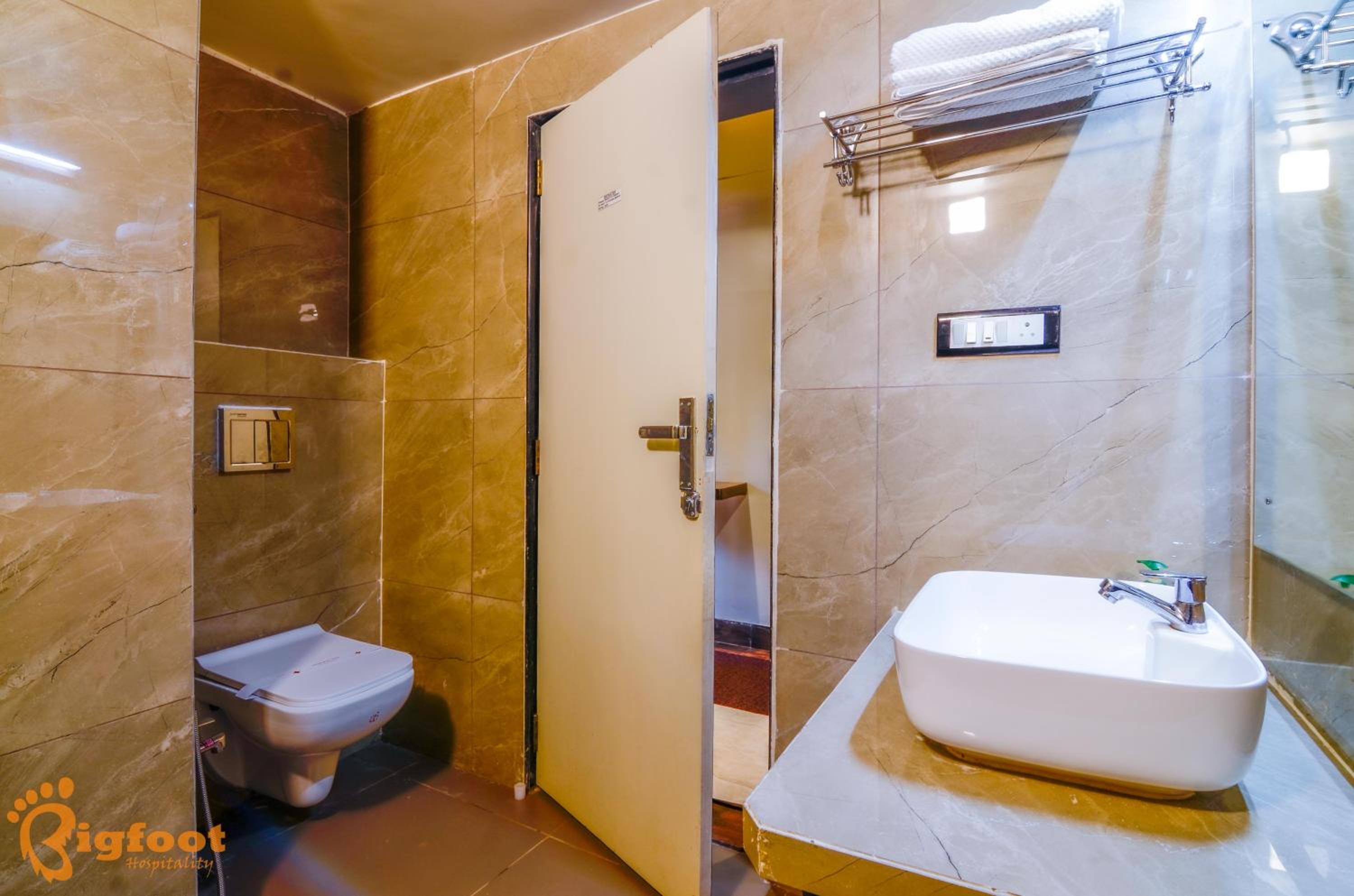 Deluxe Room - Photo 3