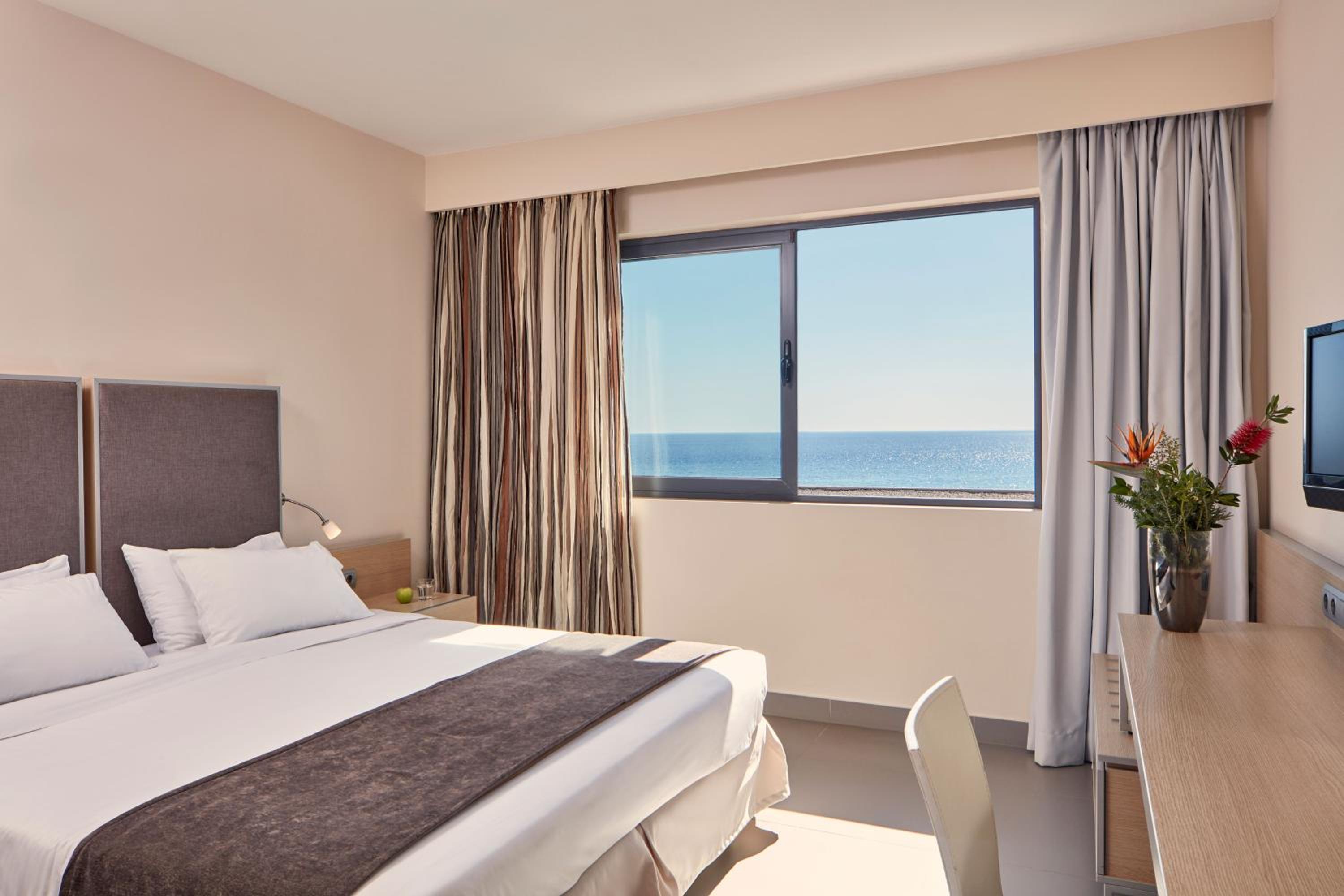 Superior Family Suite Sea View - Photo 5