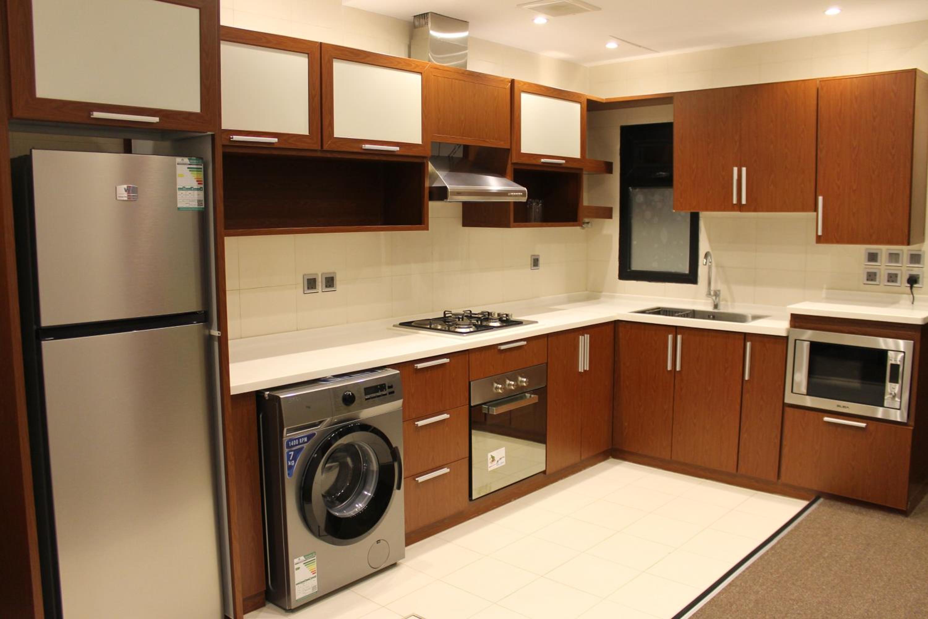 Three-Bedroom Apartment with Mountain View photo 2