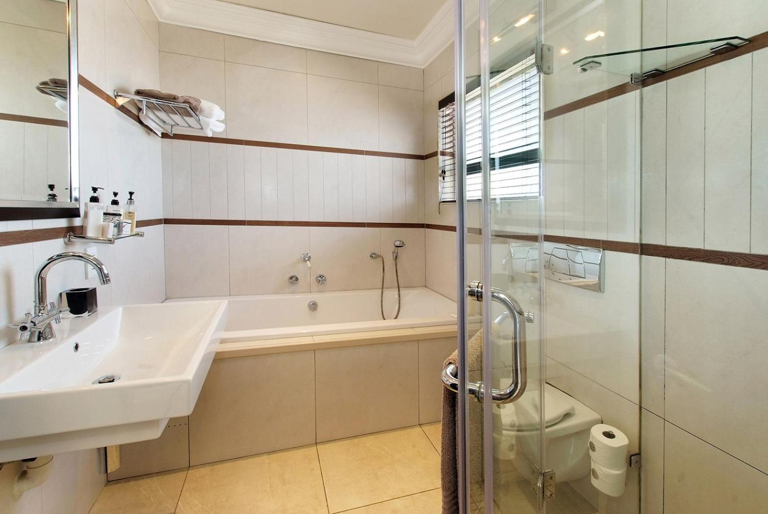 Deluxe Double or Twin Room photo 2