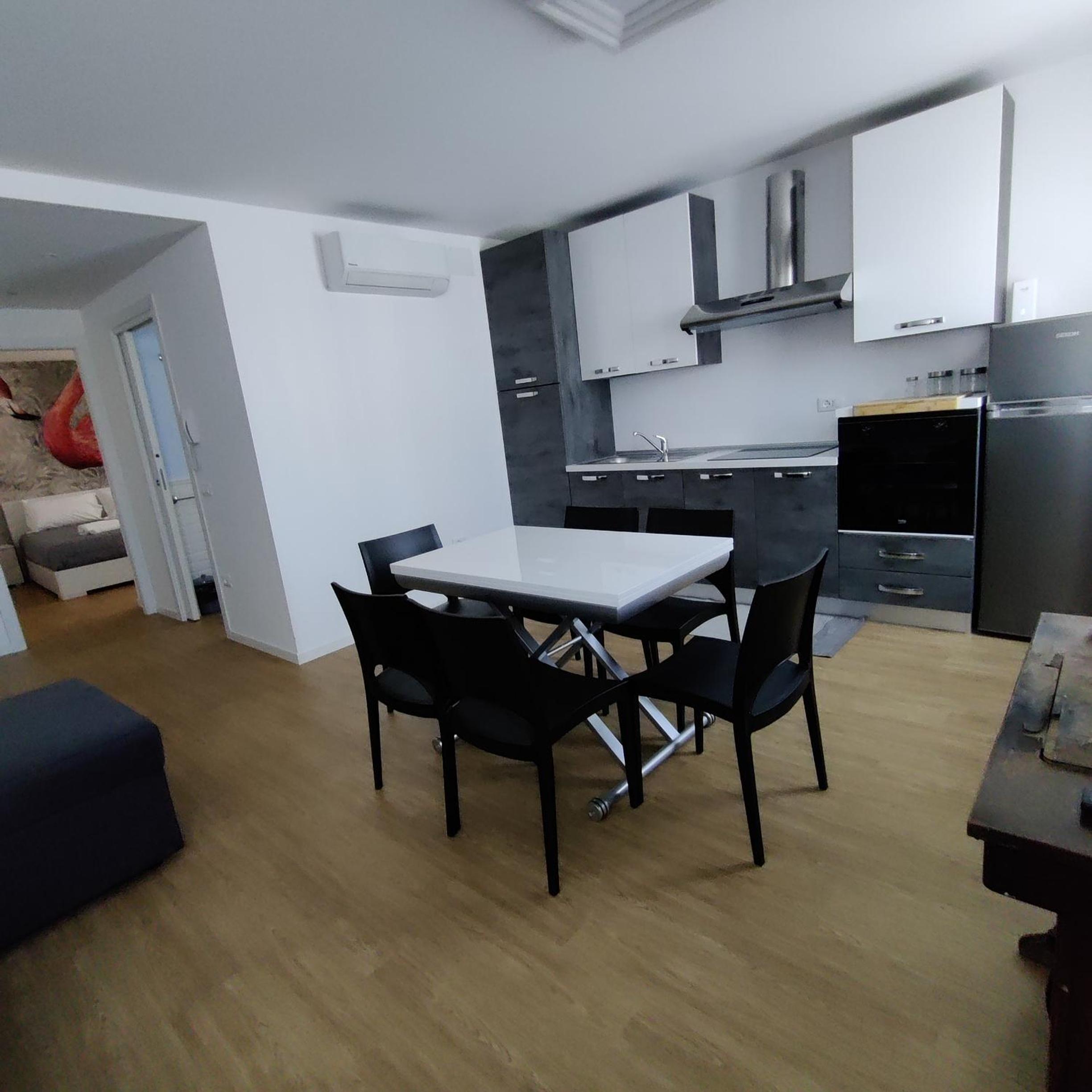 One-Bedroom Apartment photo 3