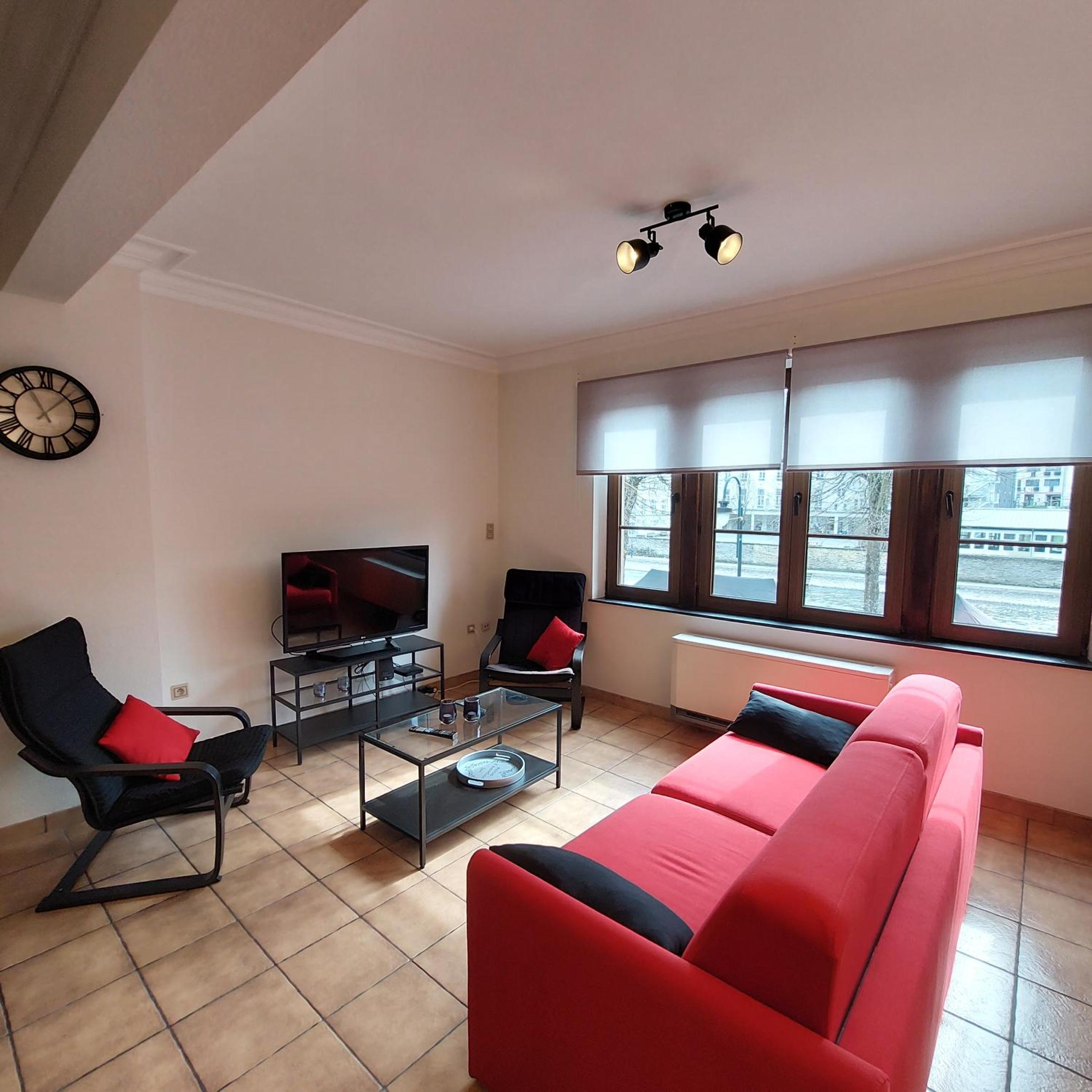 One-Bedroom Apartment photo 1