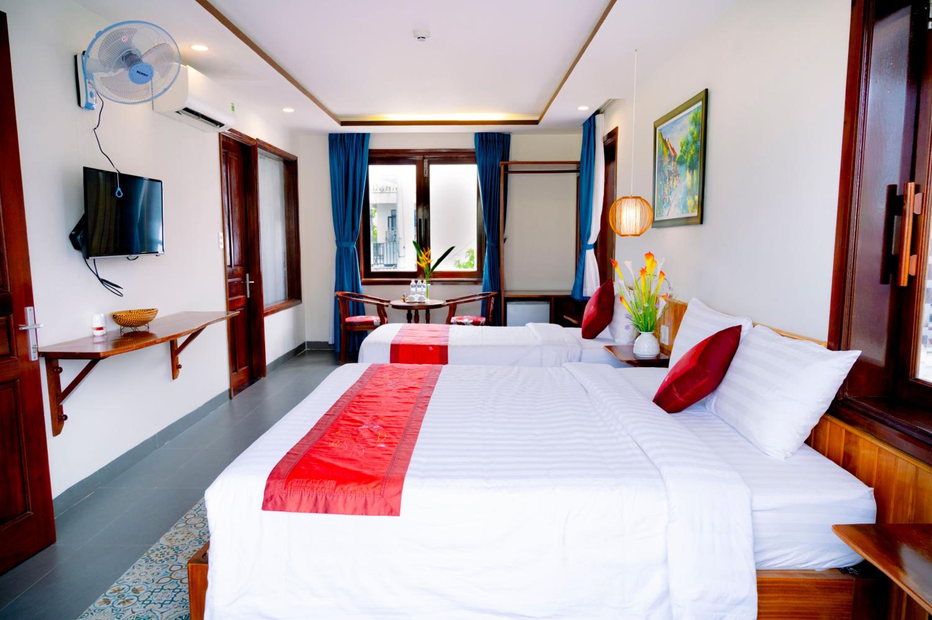 Triple Room with Balcony