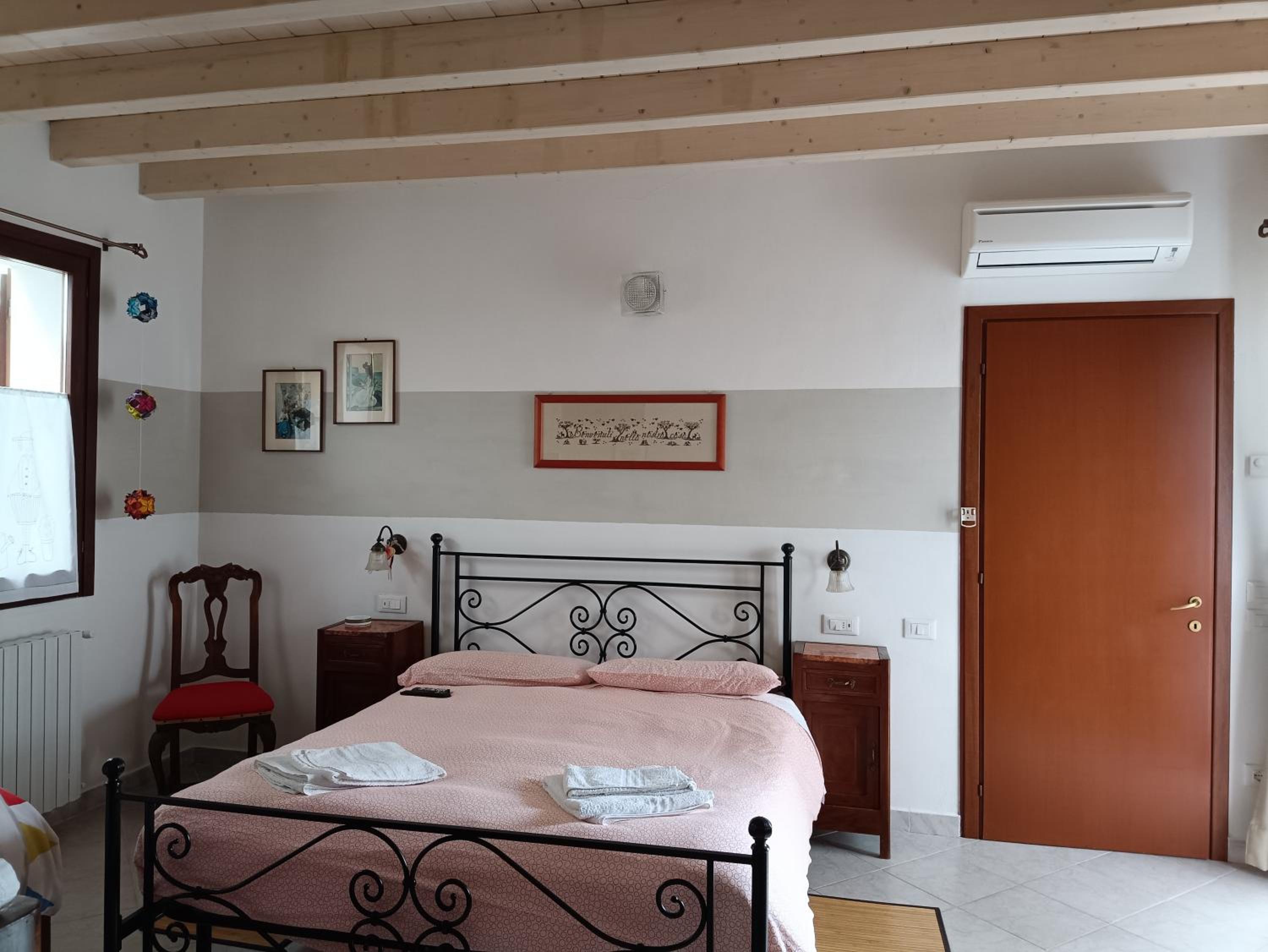Double Room - Photo 3