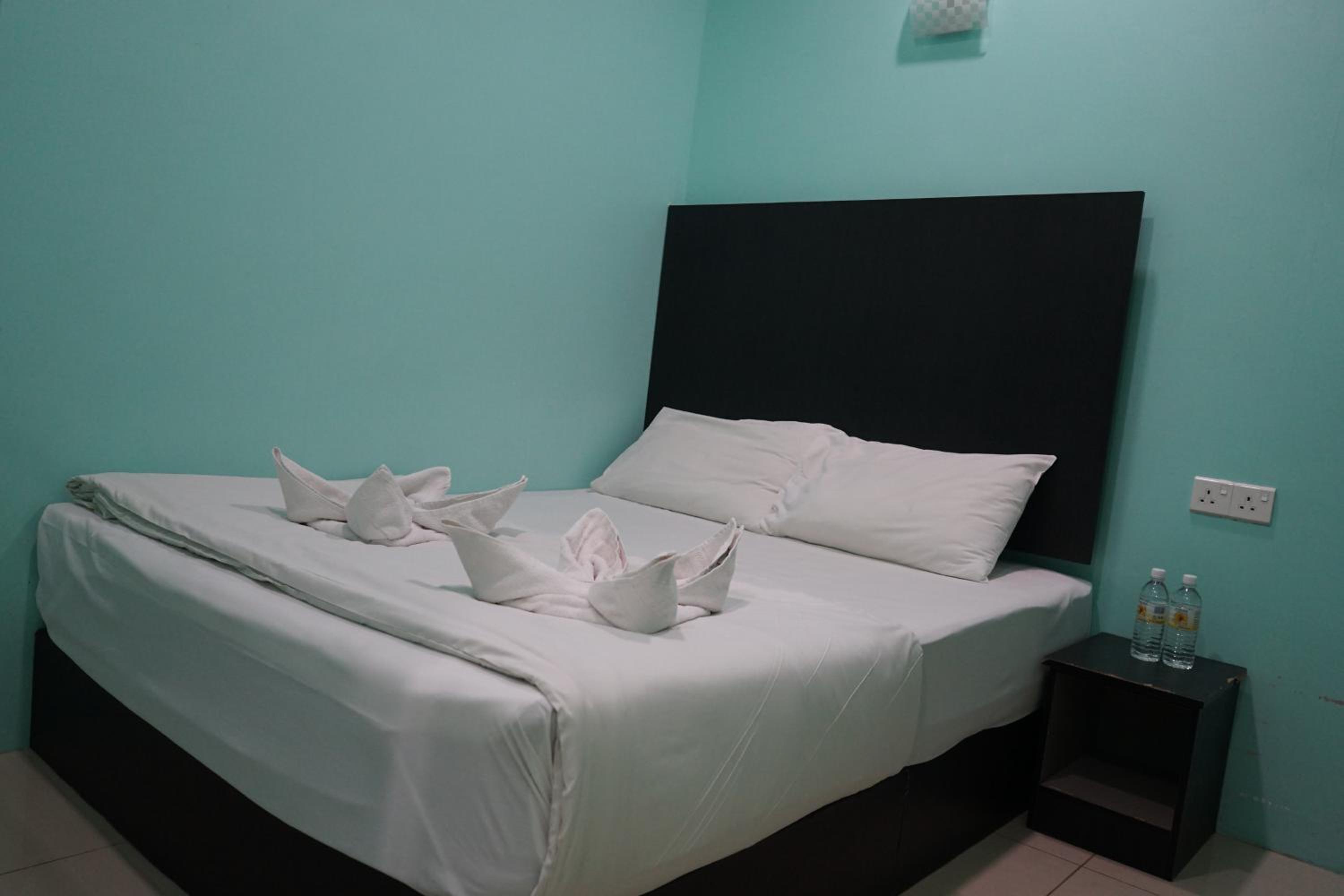 Standard Queen Room - Photo 4