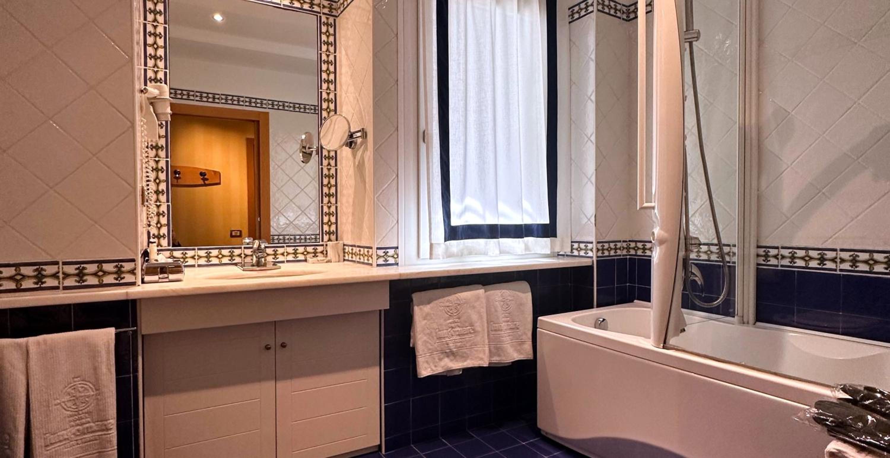Prestige Double Room with Front Sea View - Photo 4