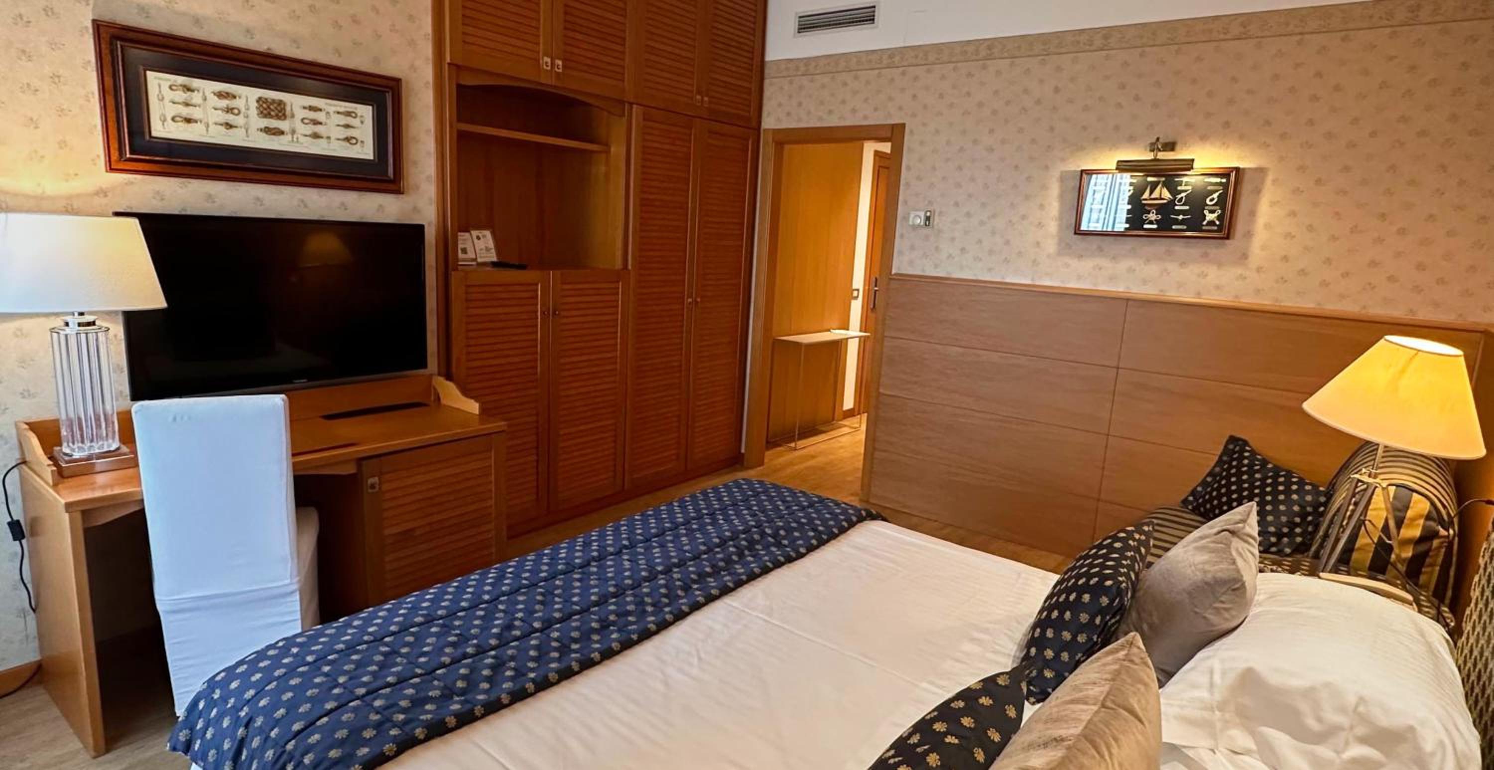 Prestige Double Room with Front Sea View - Photo 6