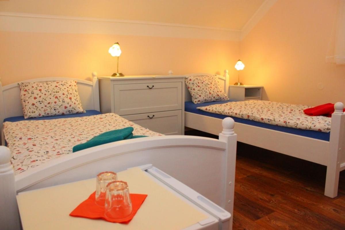Twin Room with Private Bathroom photo 1