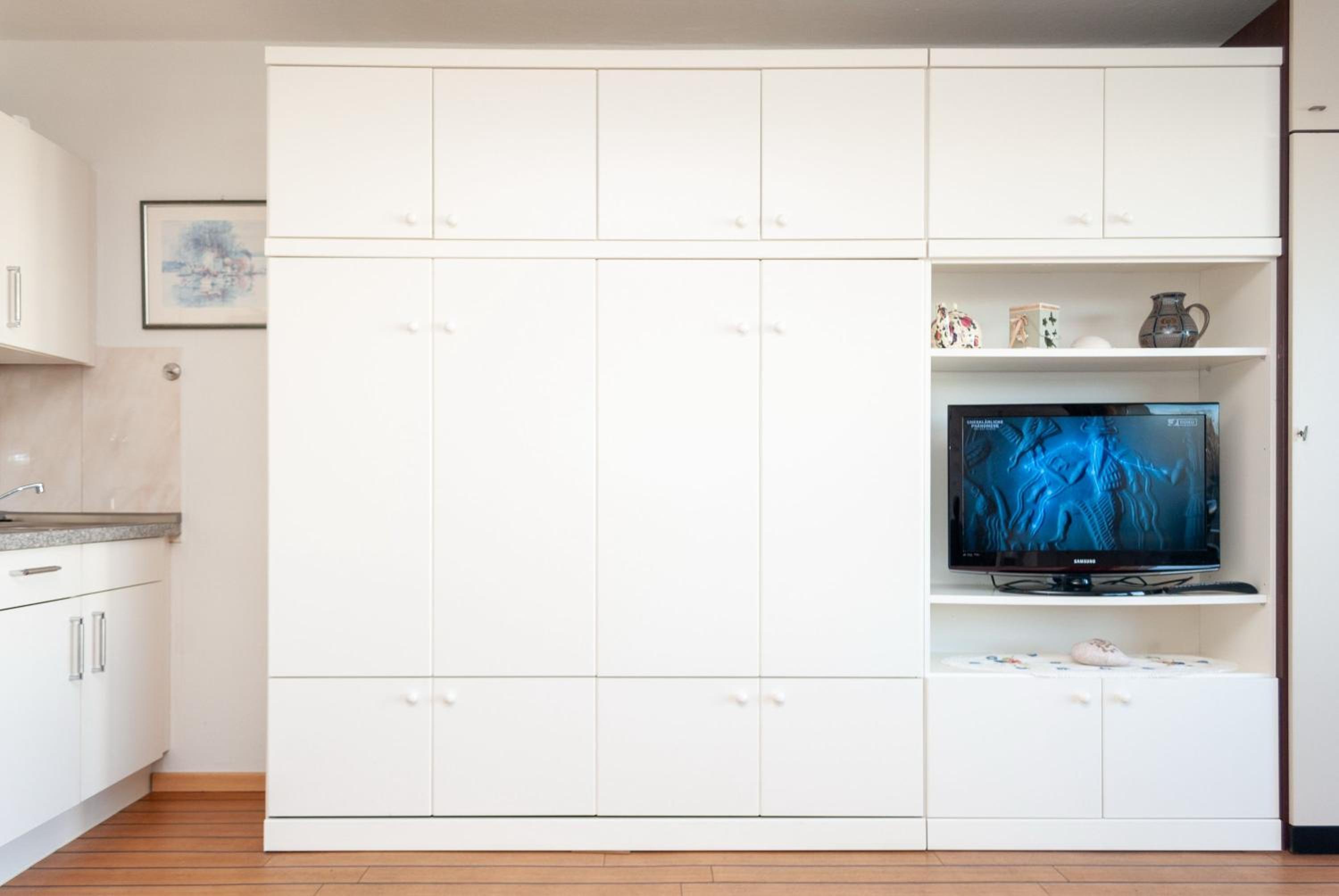 Apartment photo 2