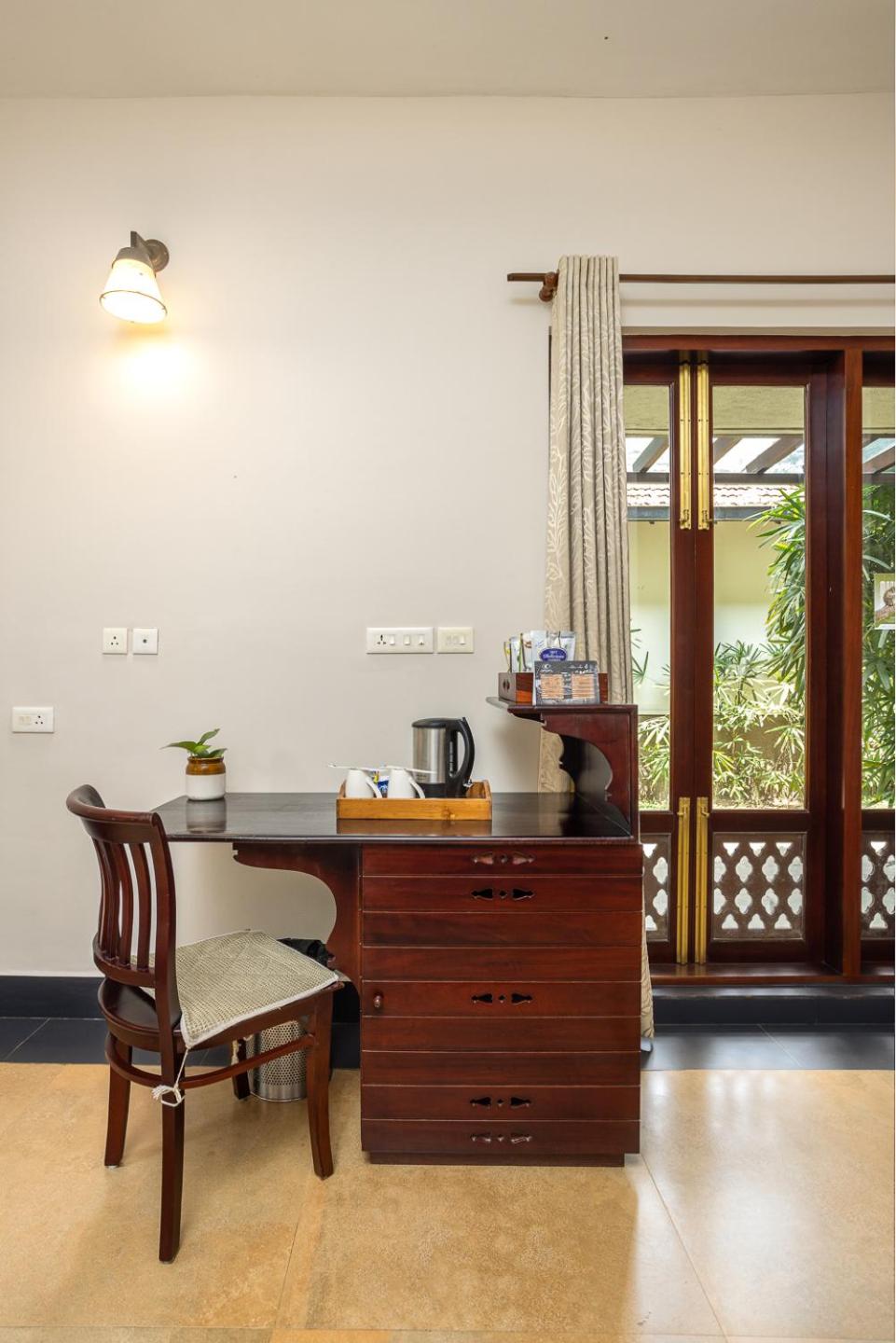 Premium Suite - Photo 7