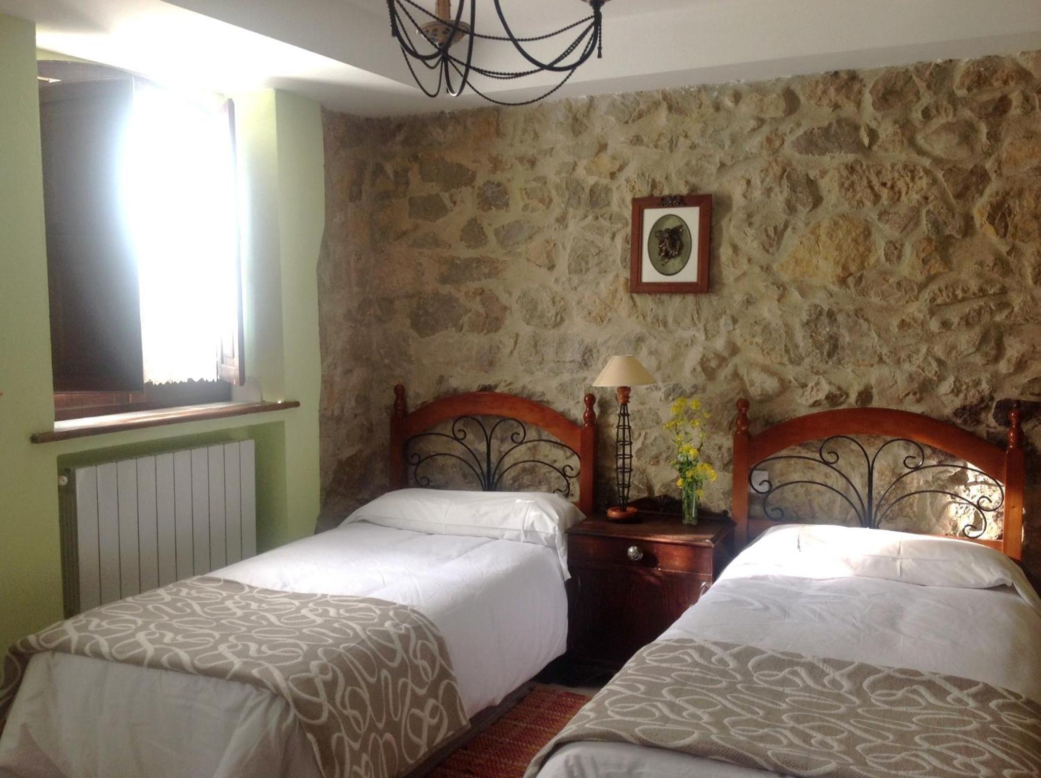 Double or Twin Room photo 3