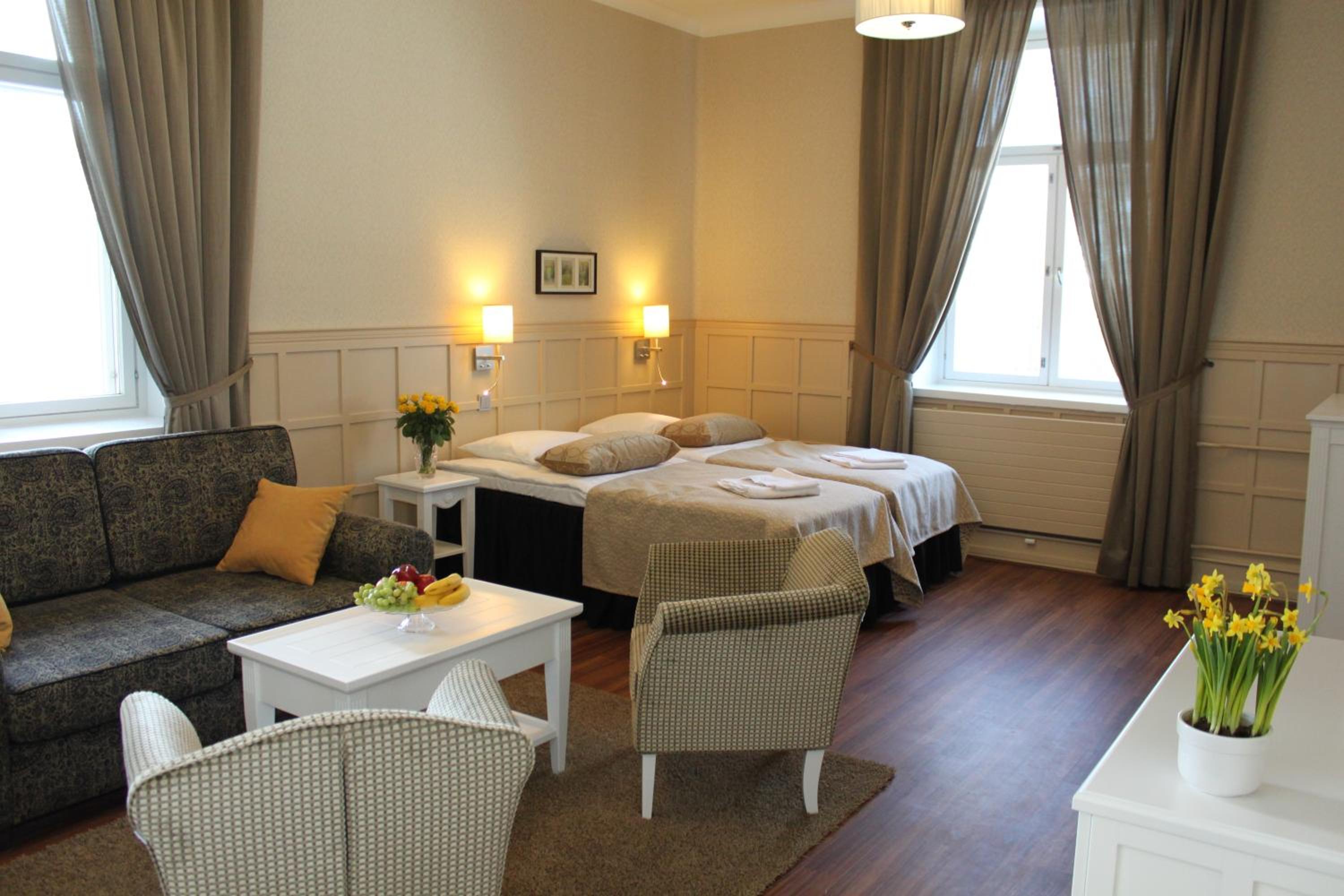 Suite - Photo 2