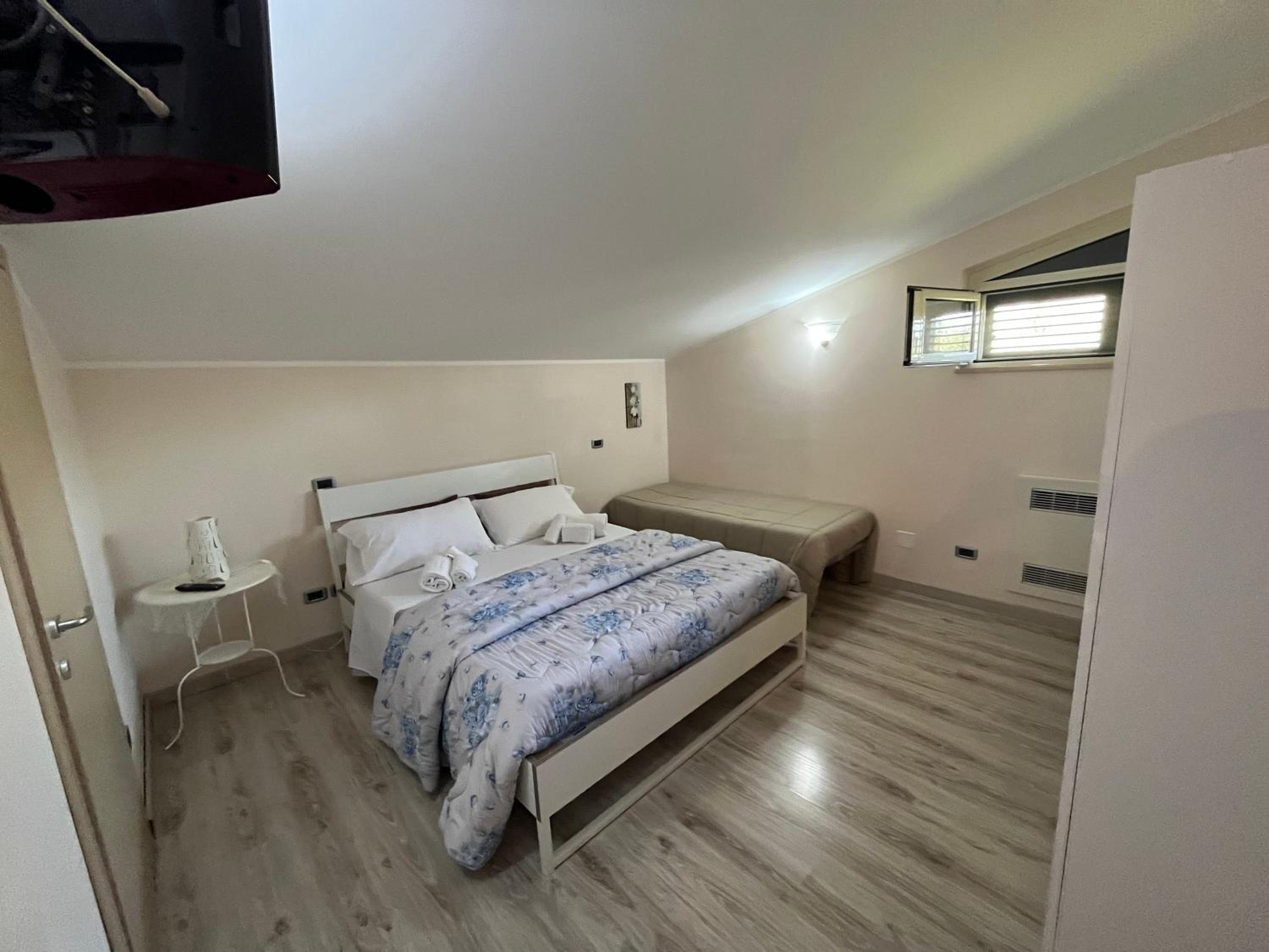 Deluxe Room - Photo 1