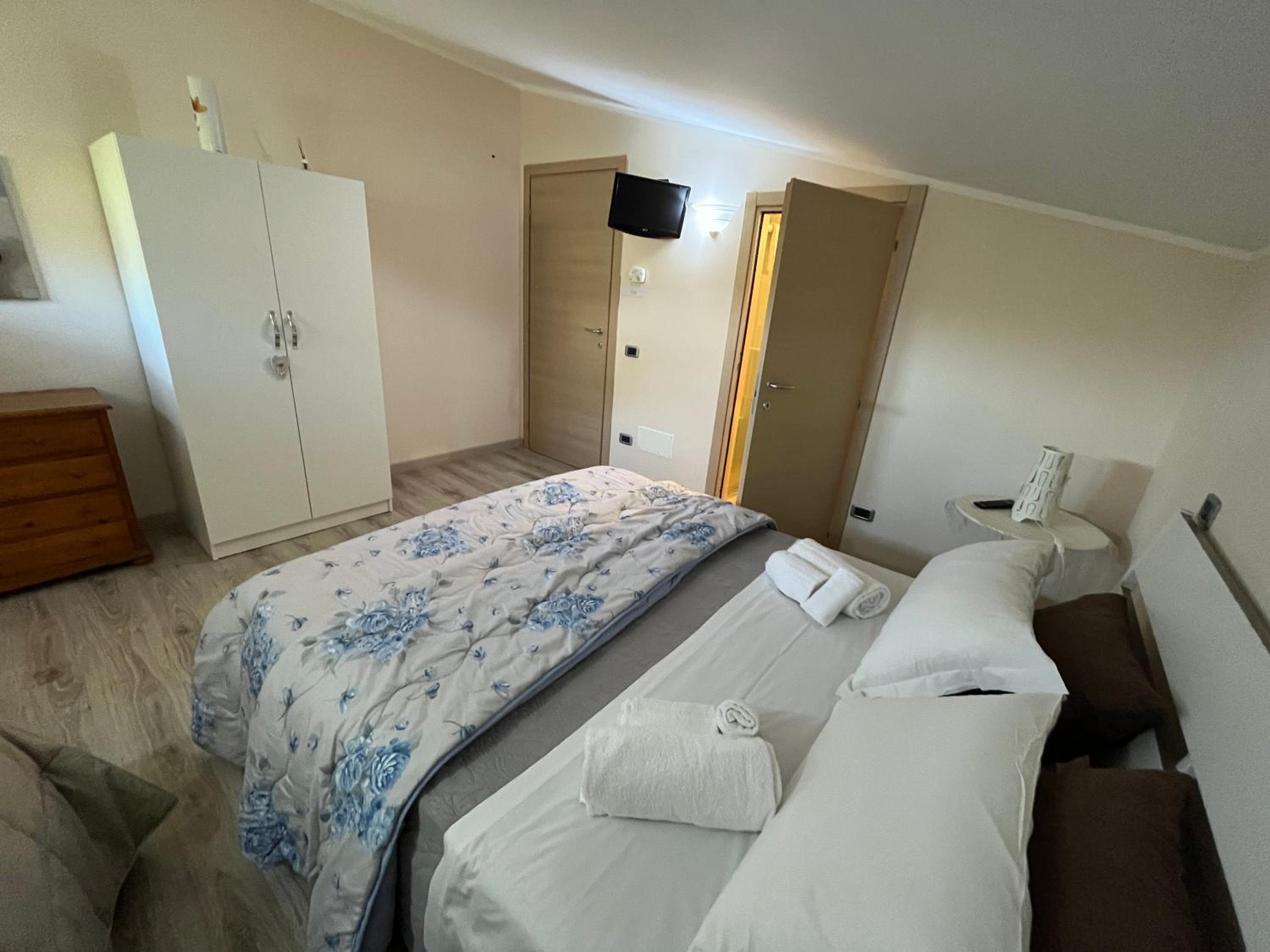 Deluxe Room - Photo 3