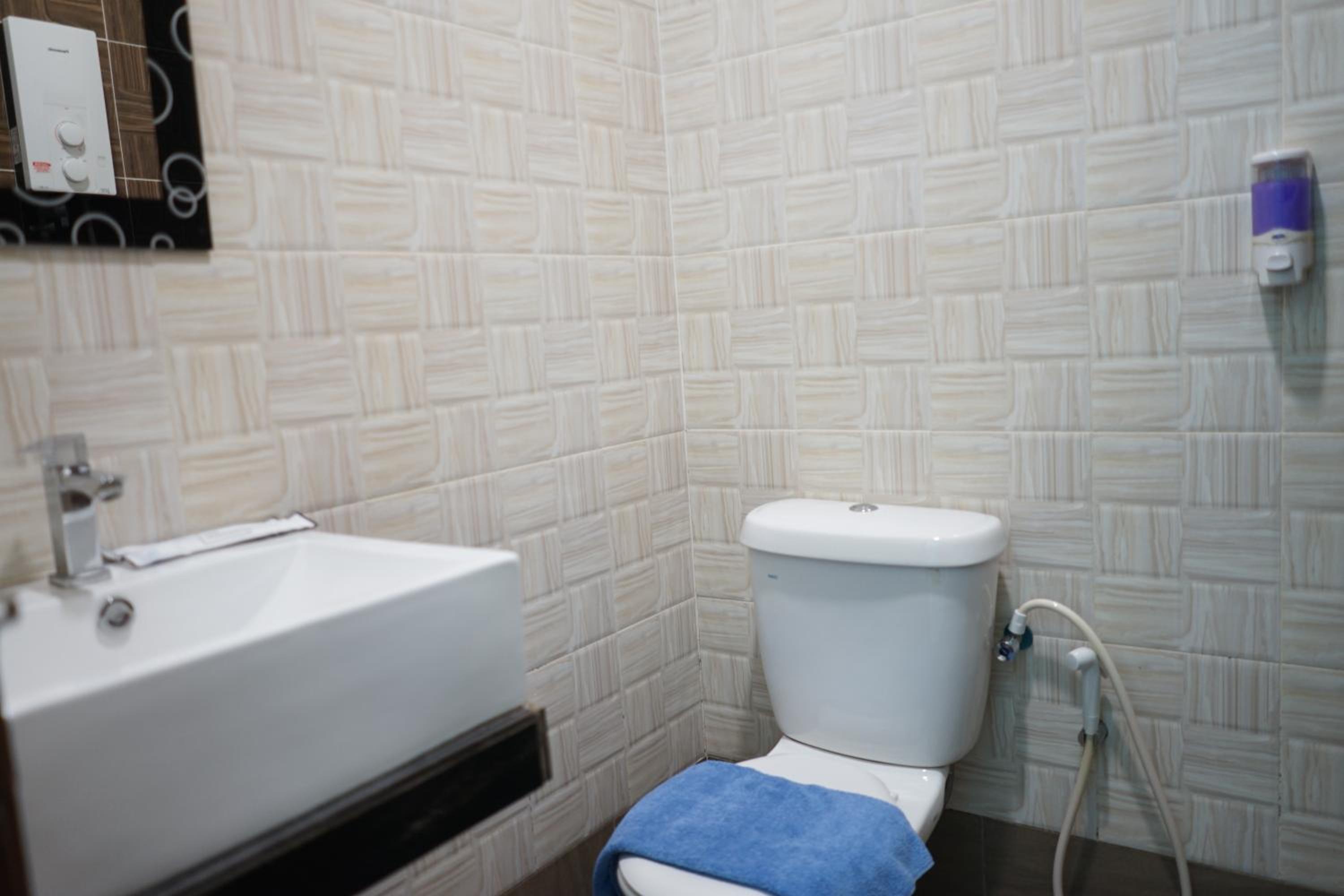 Deluxe Family Suite - Photo 6
