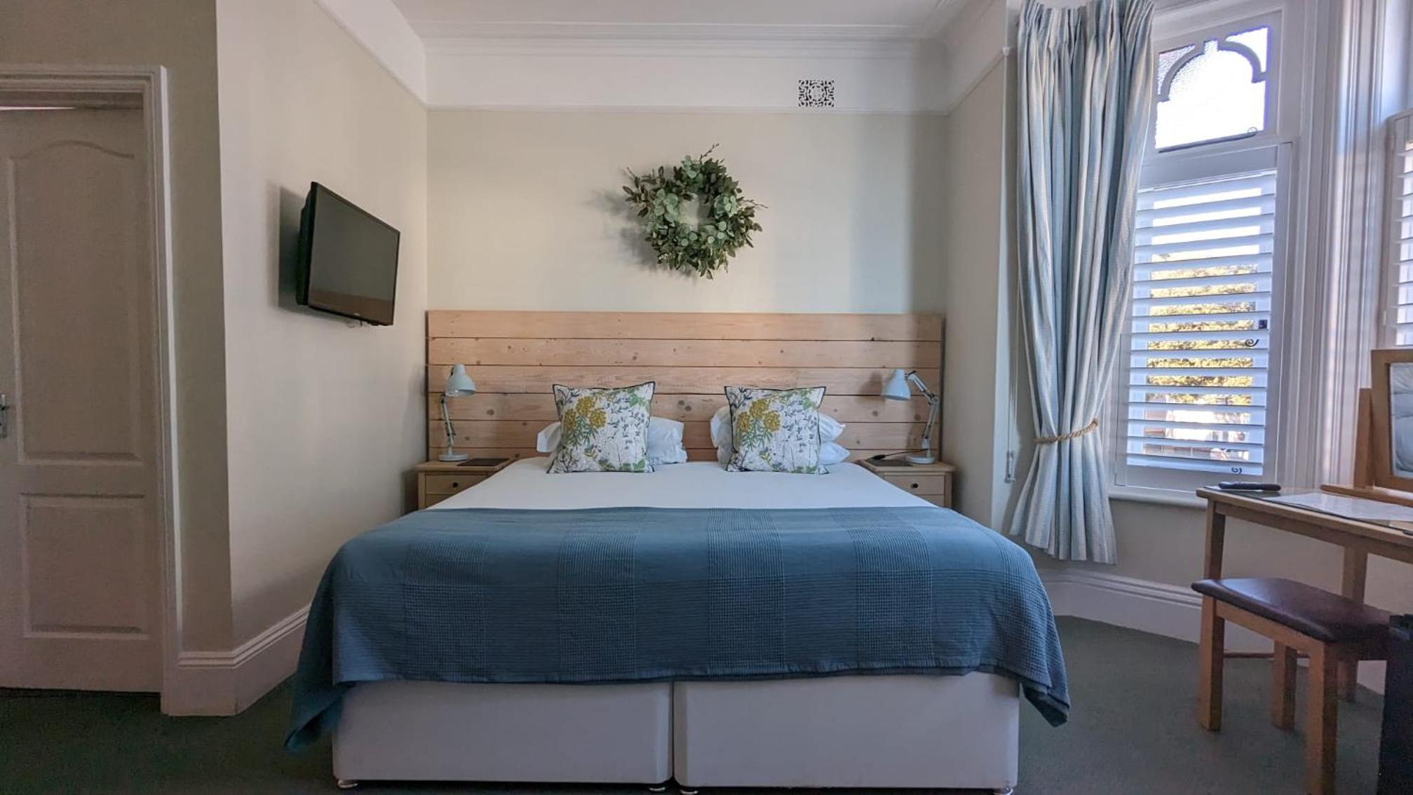 Deluxe Double or Twin Room - Photo 6