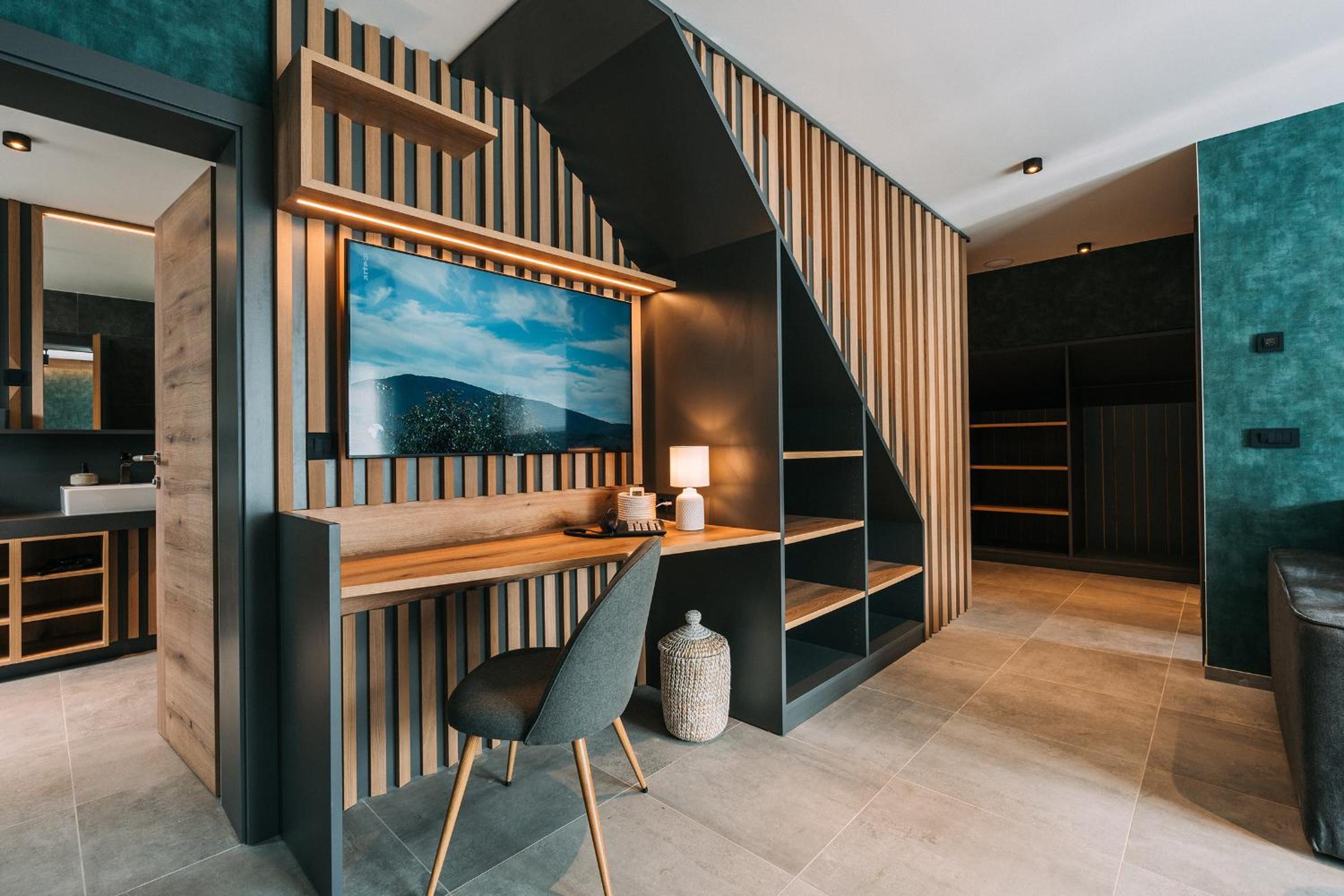 Duplex Apartment with Balcony - Photo 8