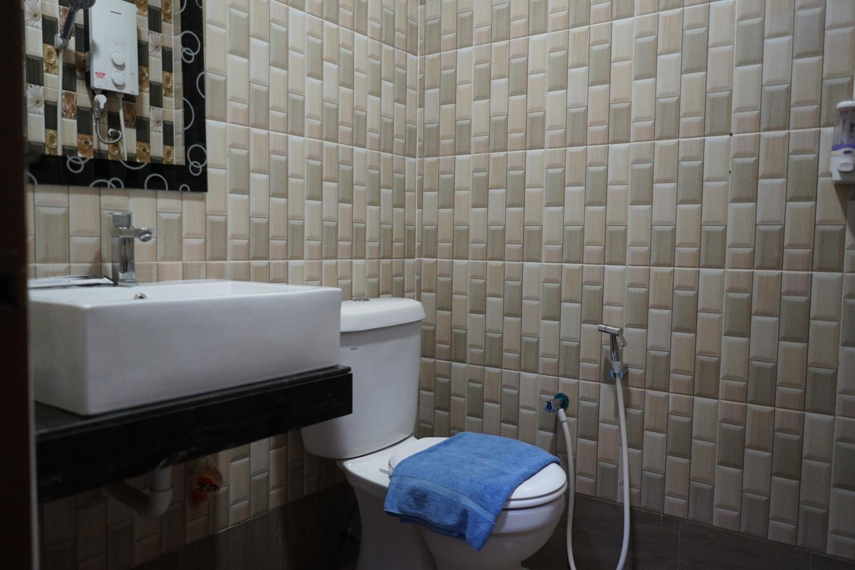 Standard Queen Room - Photo 2