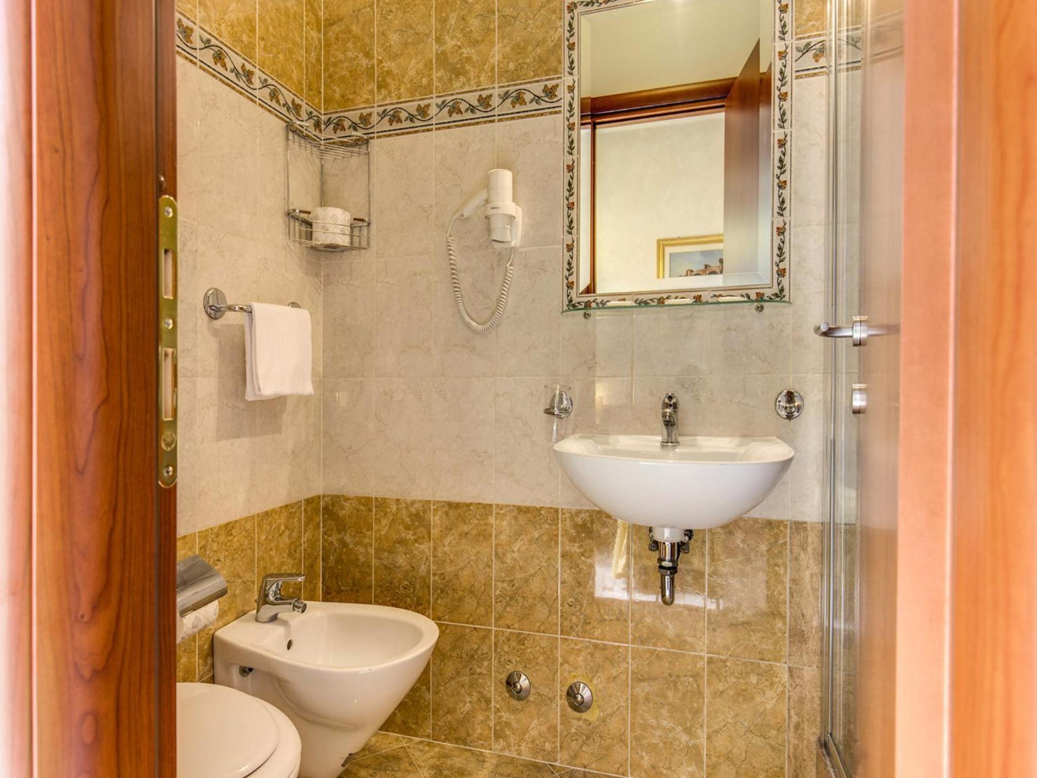 Classic Quadruple Room photo 3