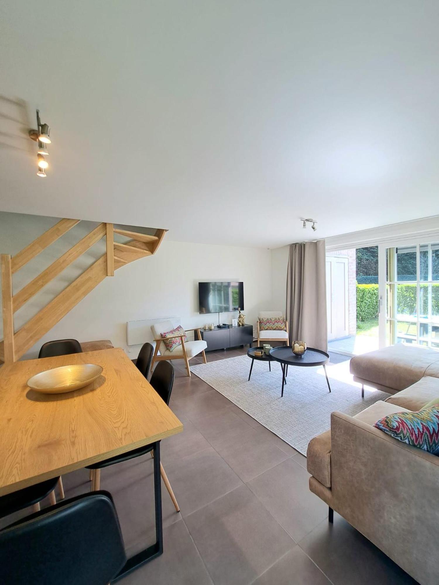 Three-Bedroom House photo 2