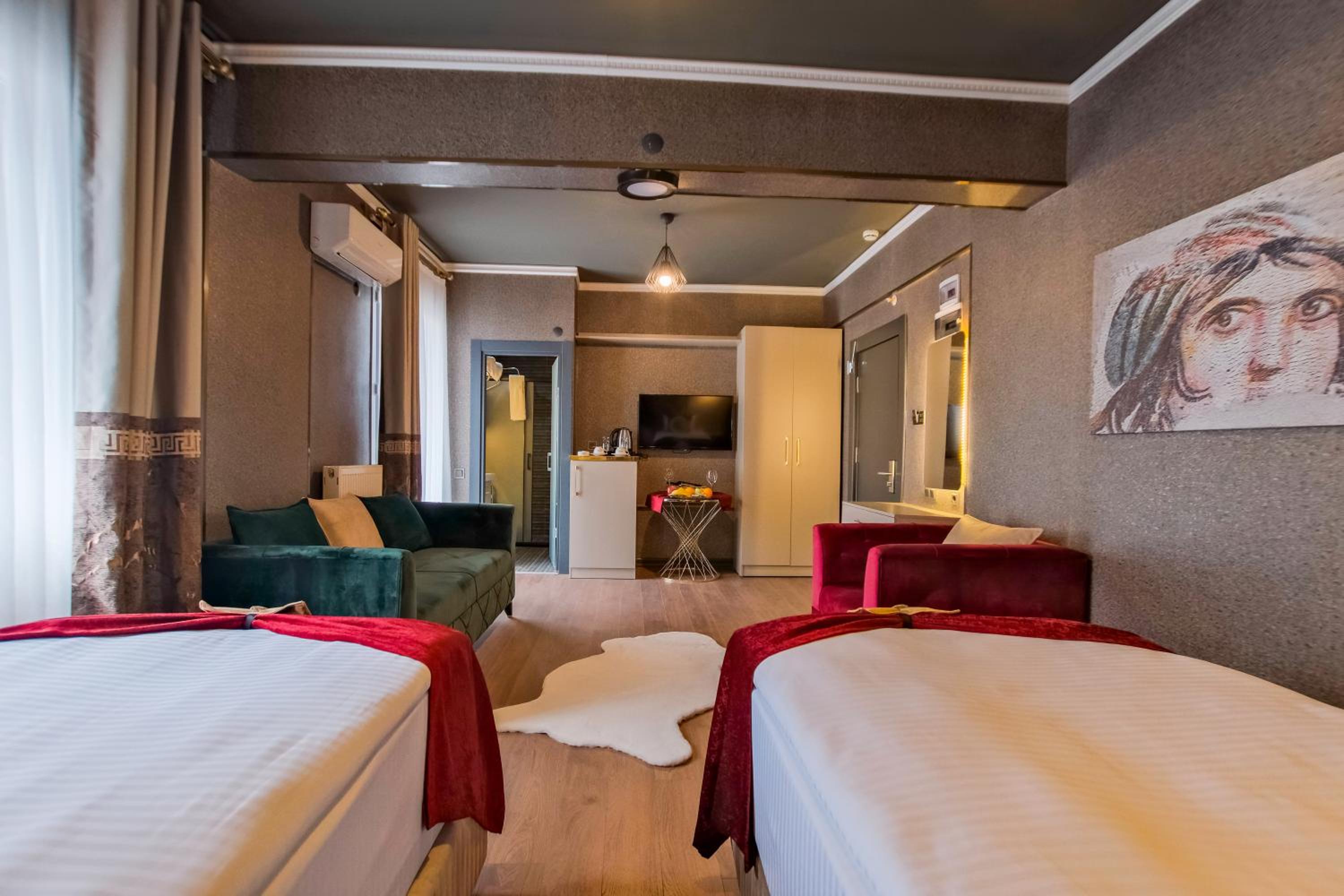 Single Room with Balcony photo 2