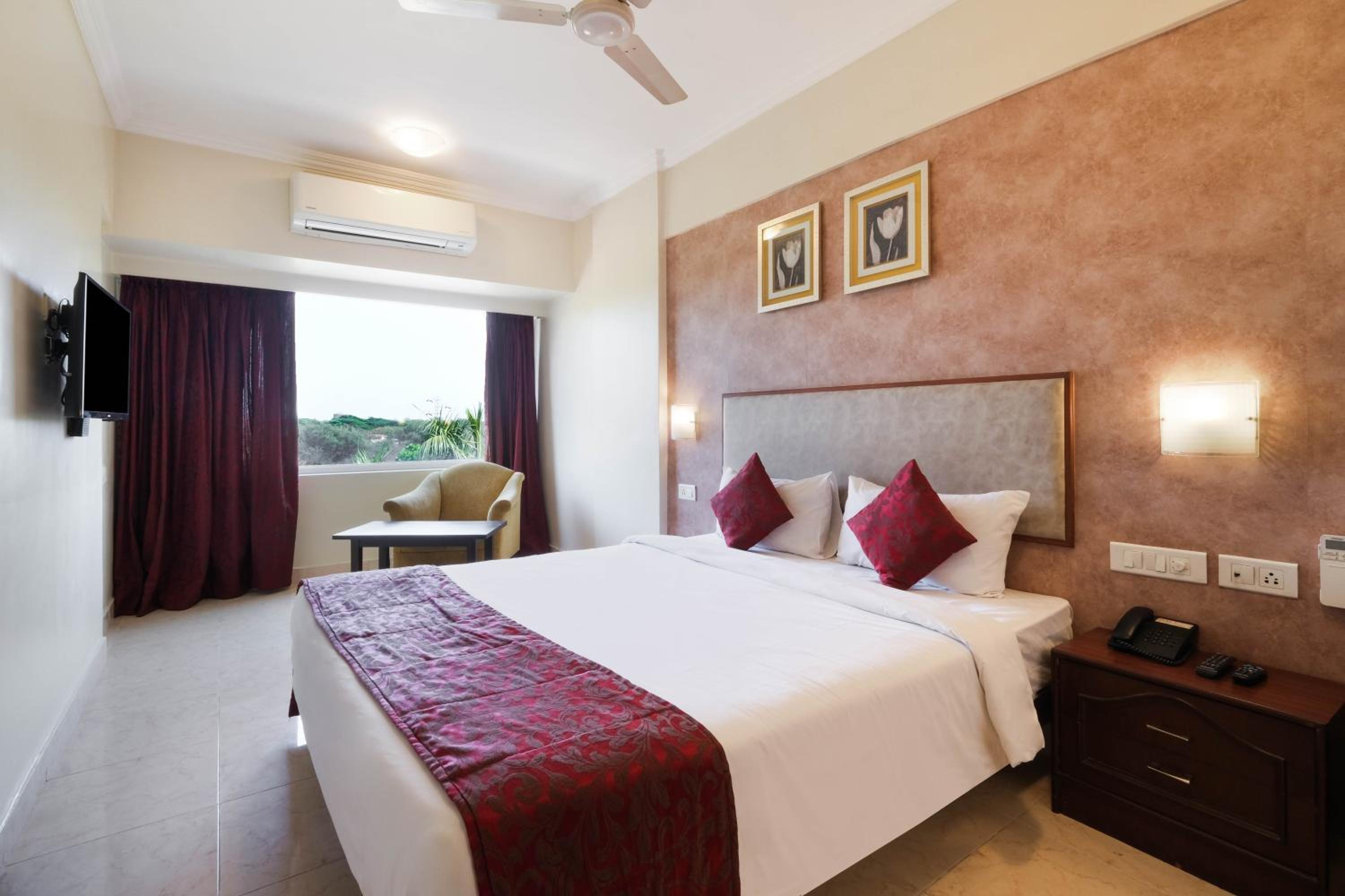 Standard Double or Twin Room - Photo 6