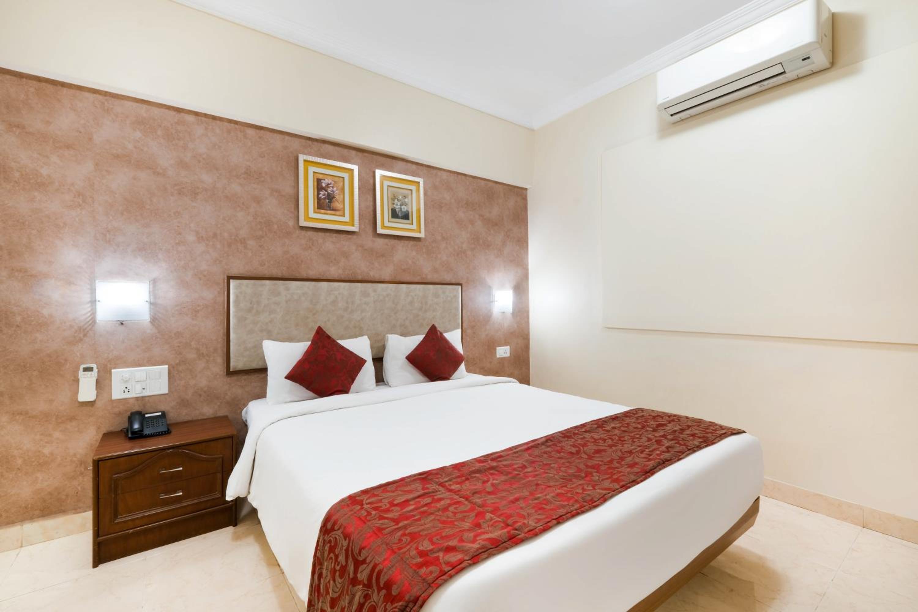 Standard Double or Twin Room - Photo 2