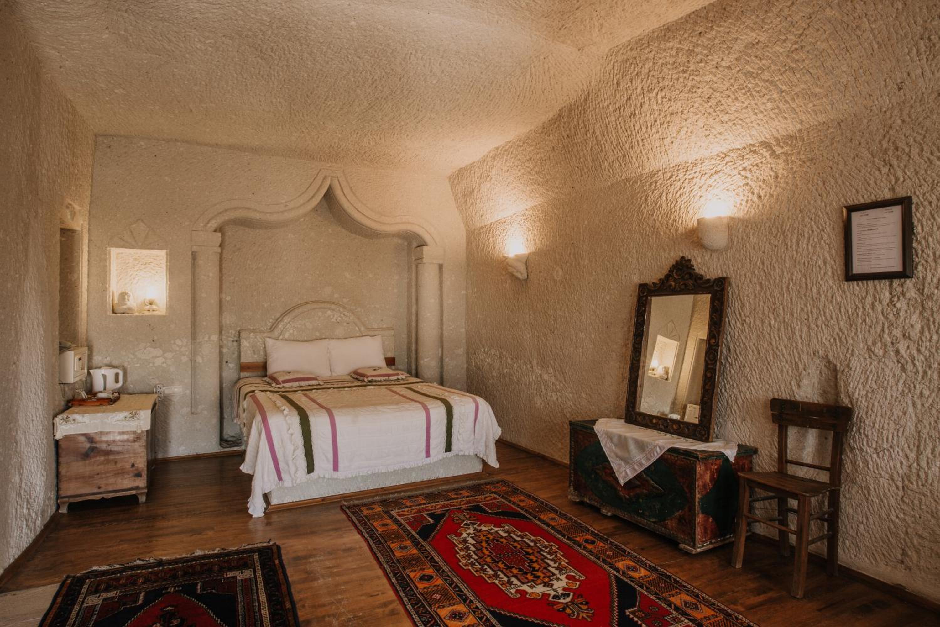 Deluxe Double Room - Photo 25