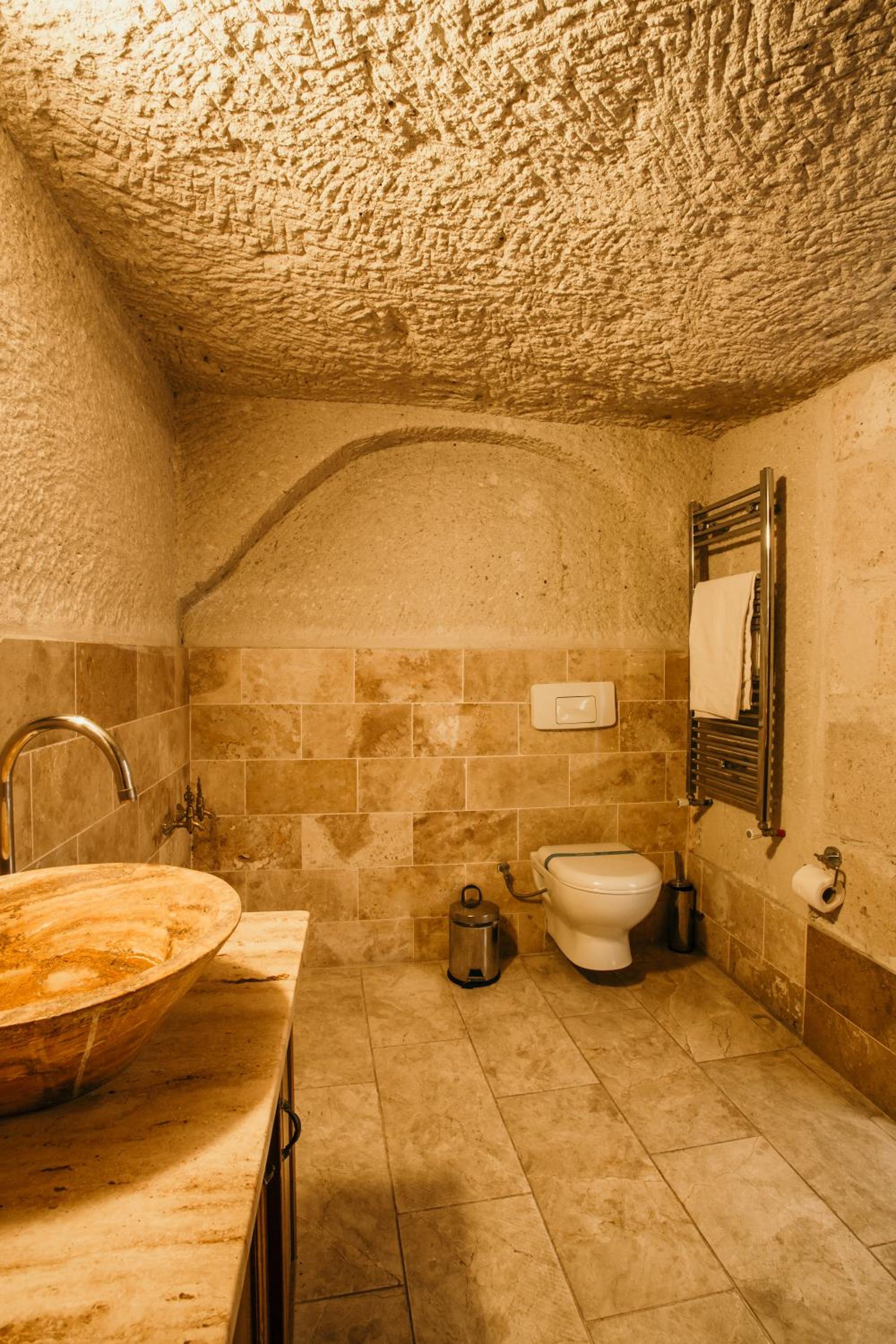 Deluxe Double Room - Photo 9
