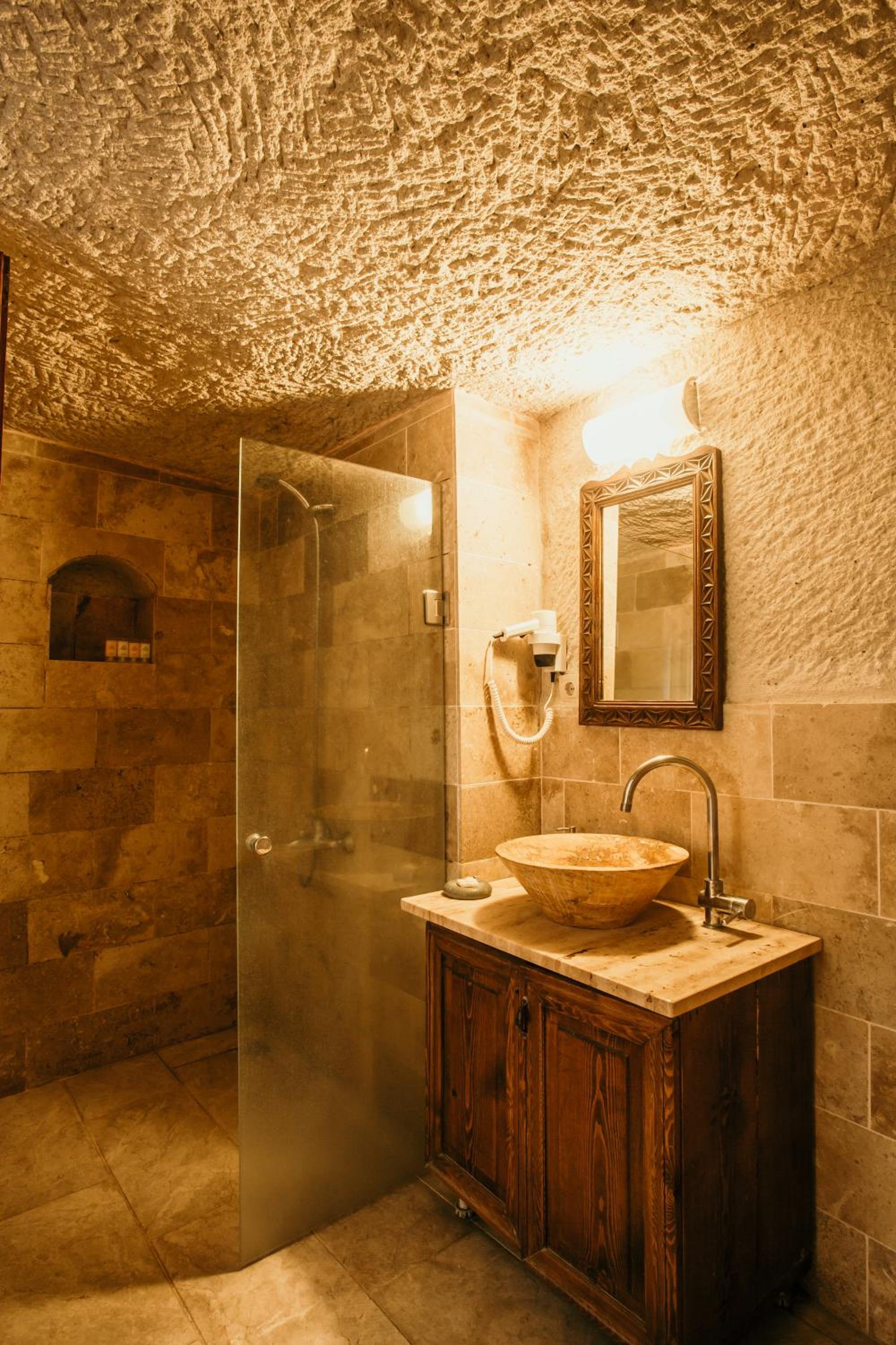 Deluxe Double Room - Photo 10
