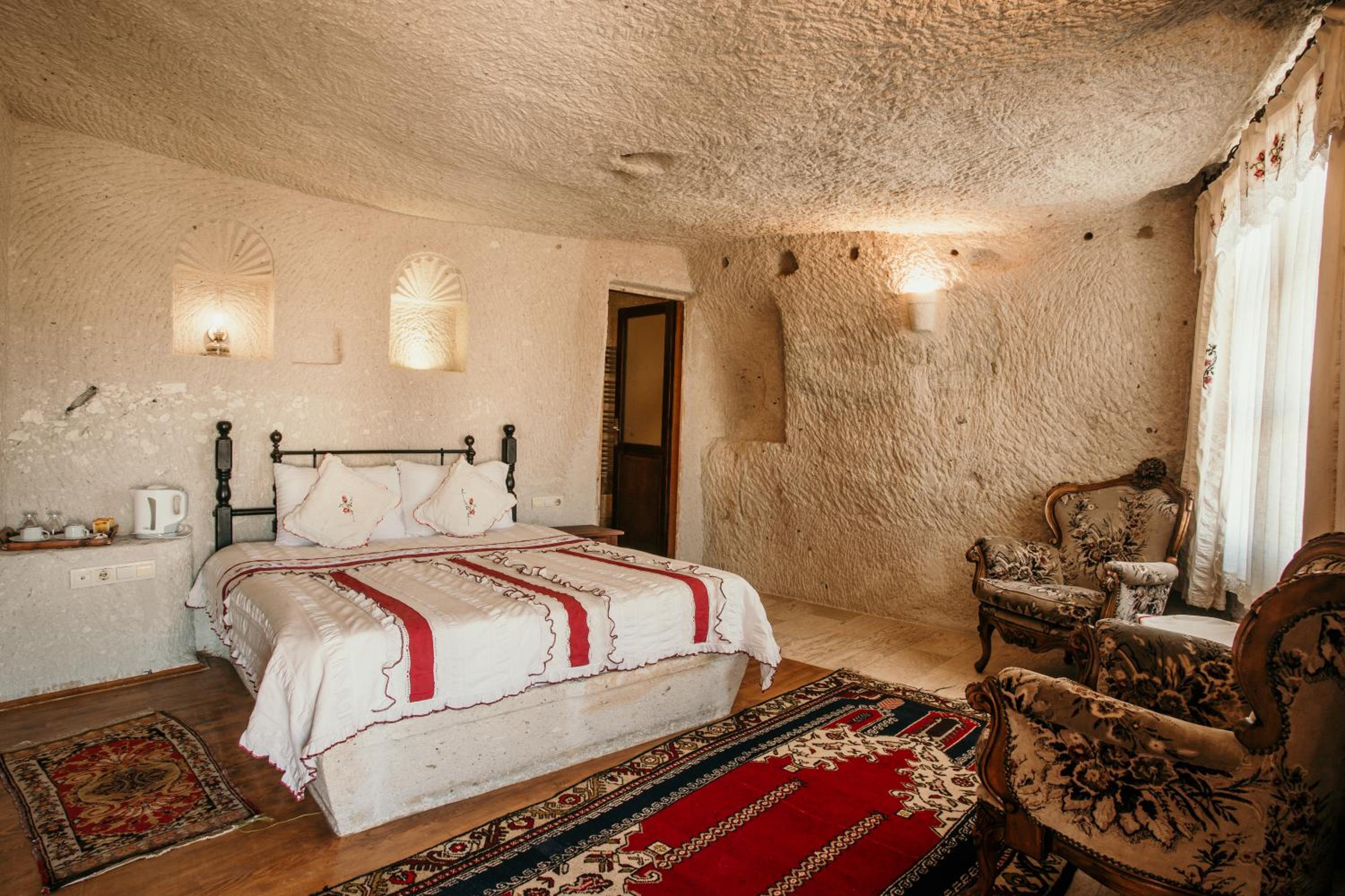 Deluxe Double Room - Photo 23