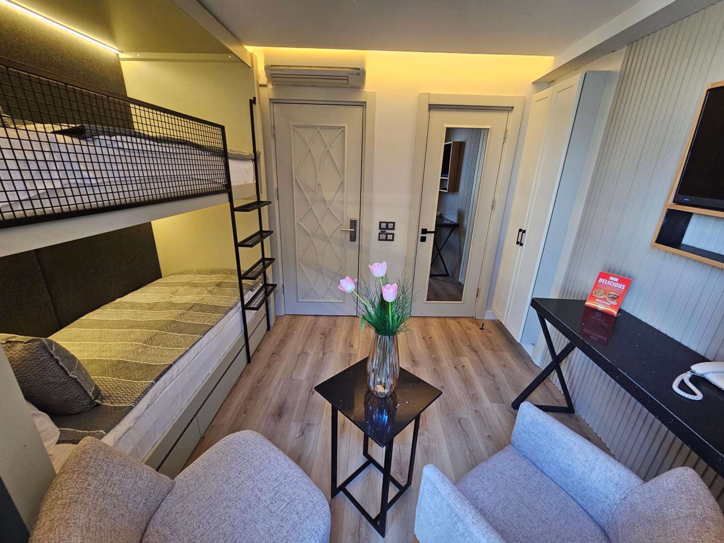 Economy Double Room photo 3