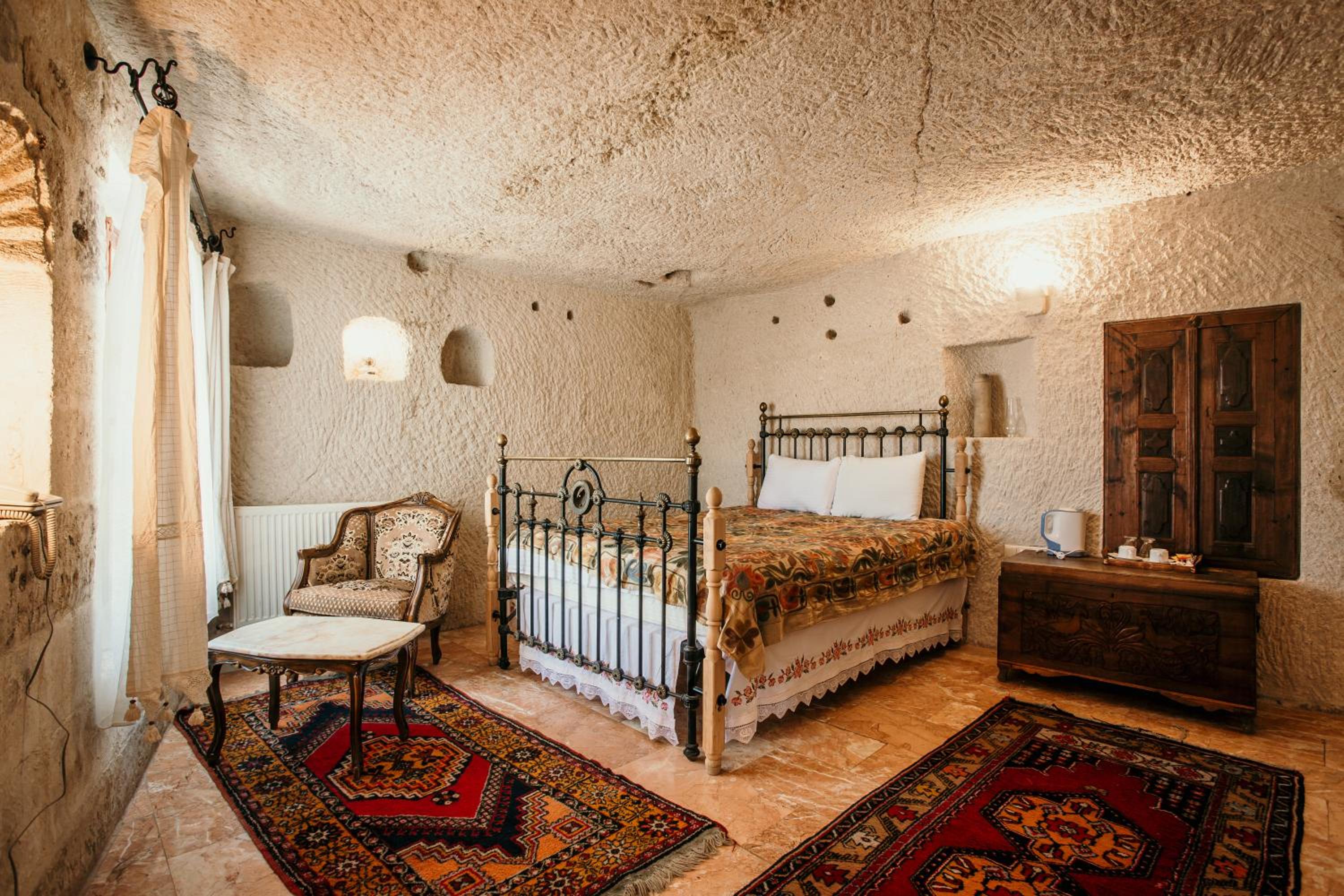 Deluxe Double Room - Photo 21