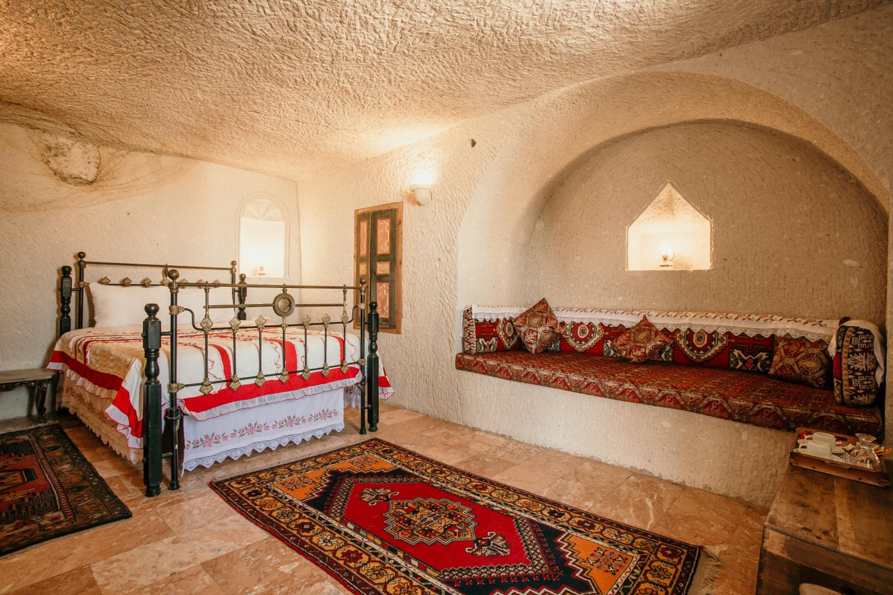Deluxe Double Room - Photo 14