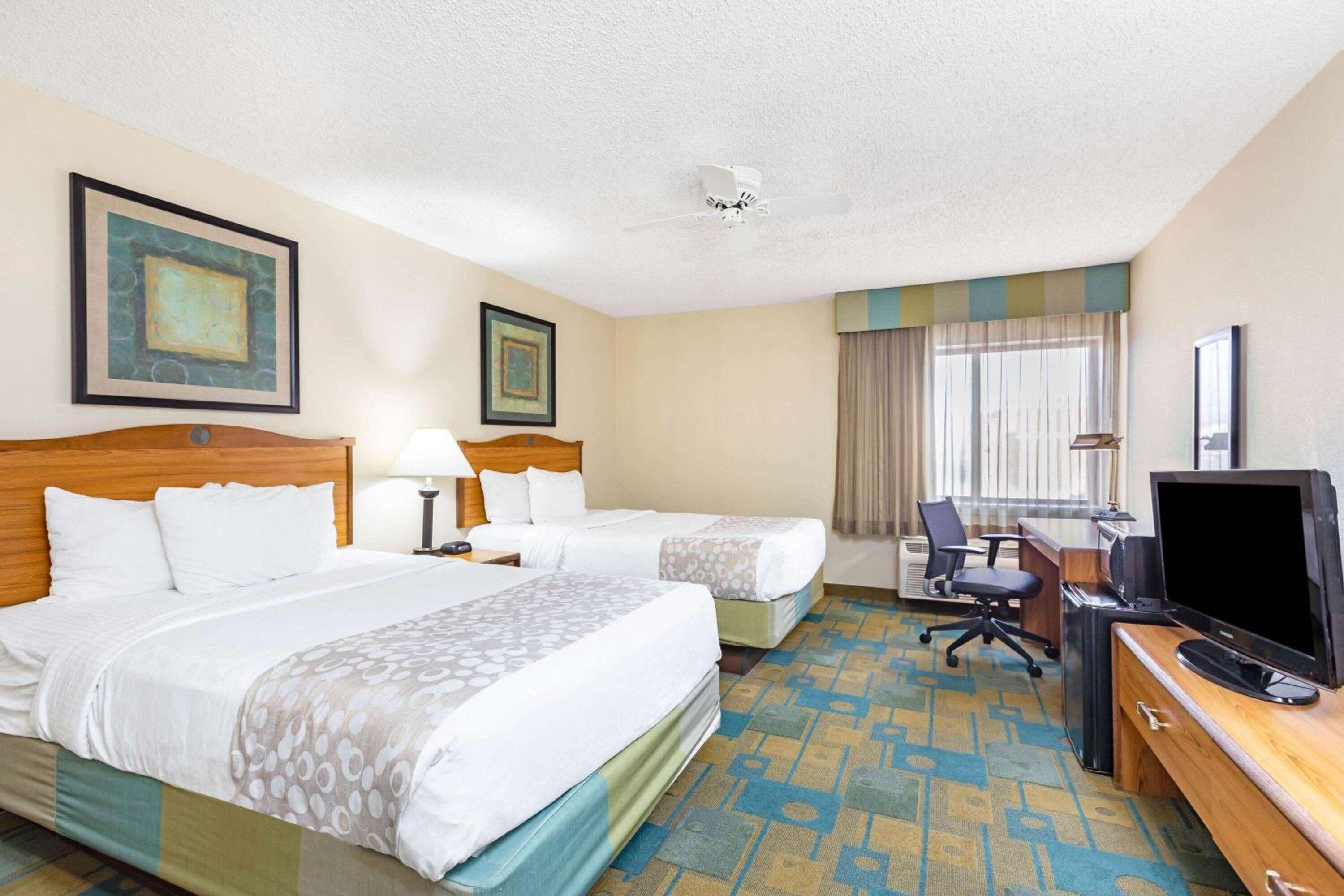 Deluxe Double Room with Two Double Beds - Non-Smoking - Photo 1