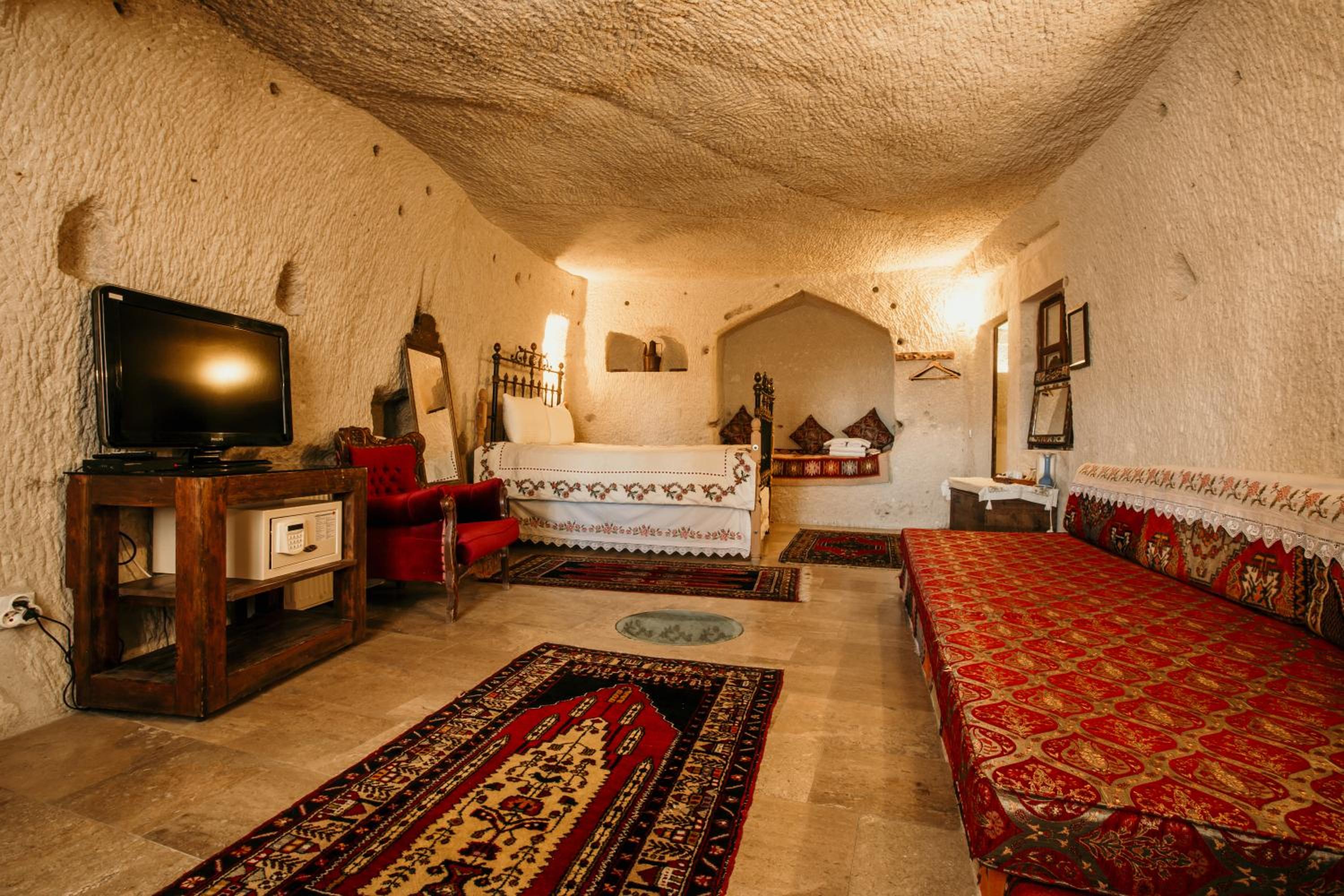Deluxe Double Room - Photo 1