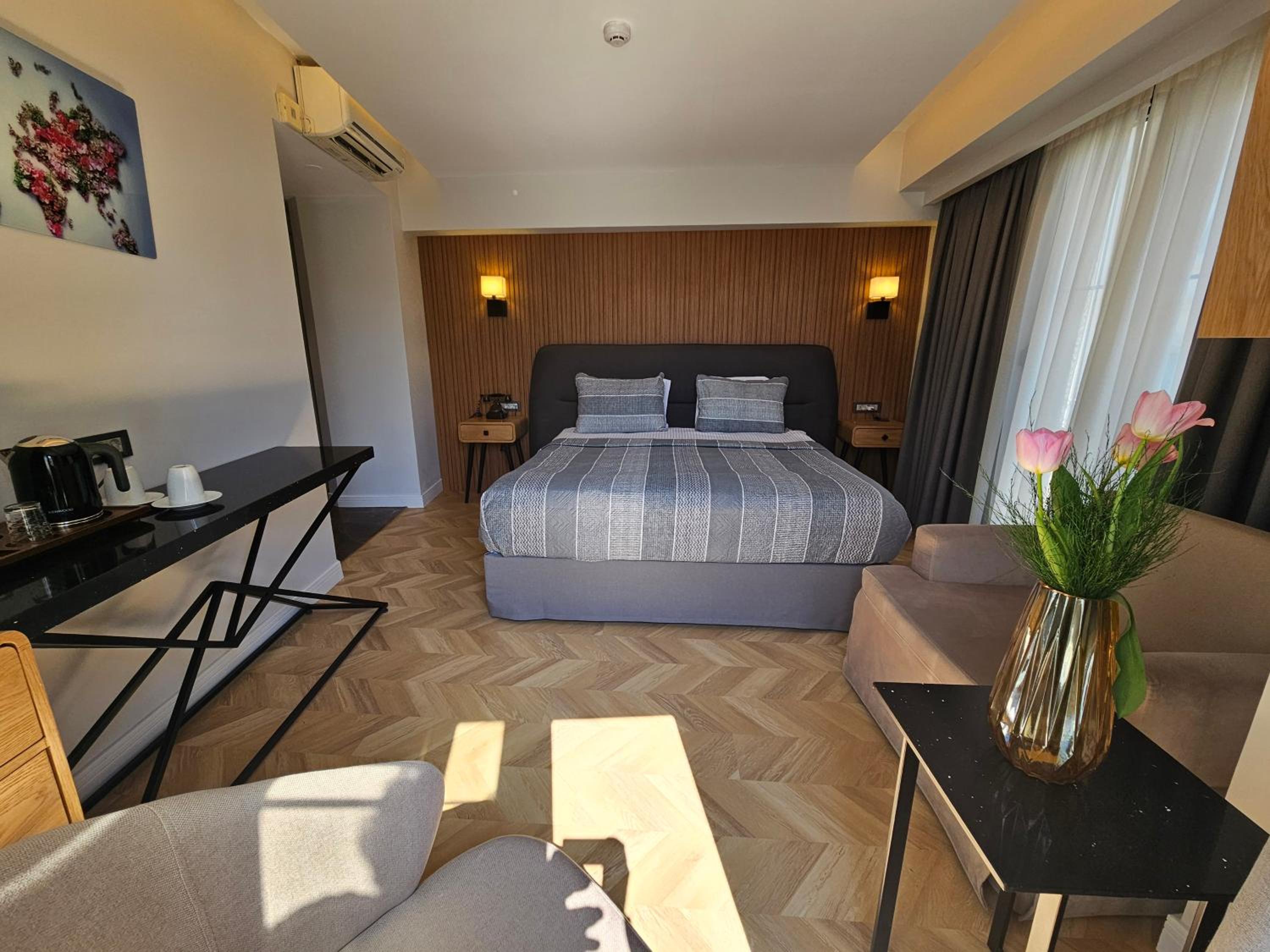Double Room + 1 Sofa Bed photo 3