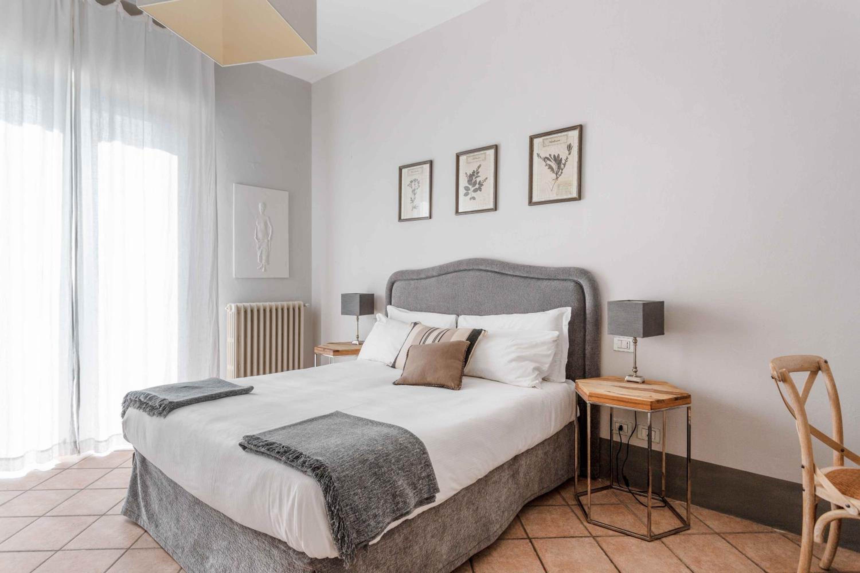 Double Room with Balcony - Photo 6