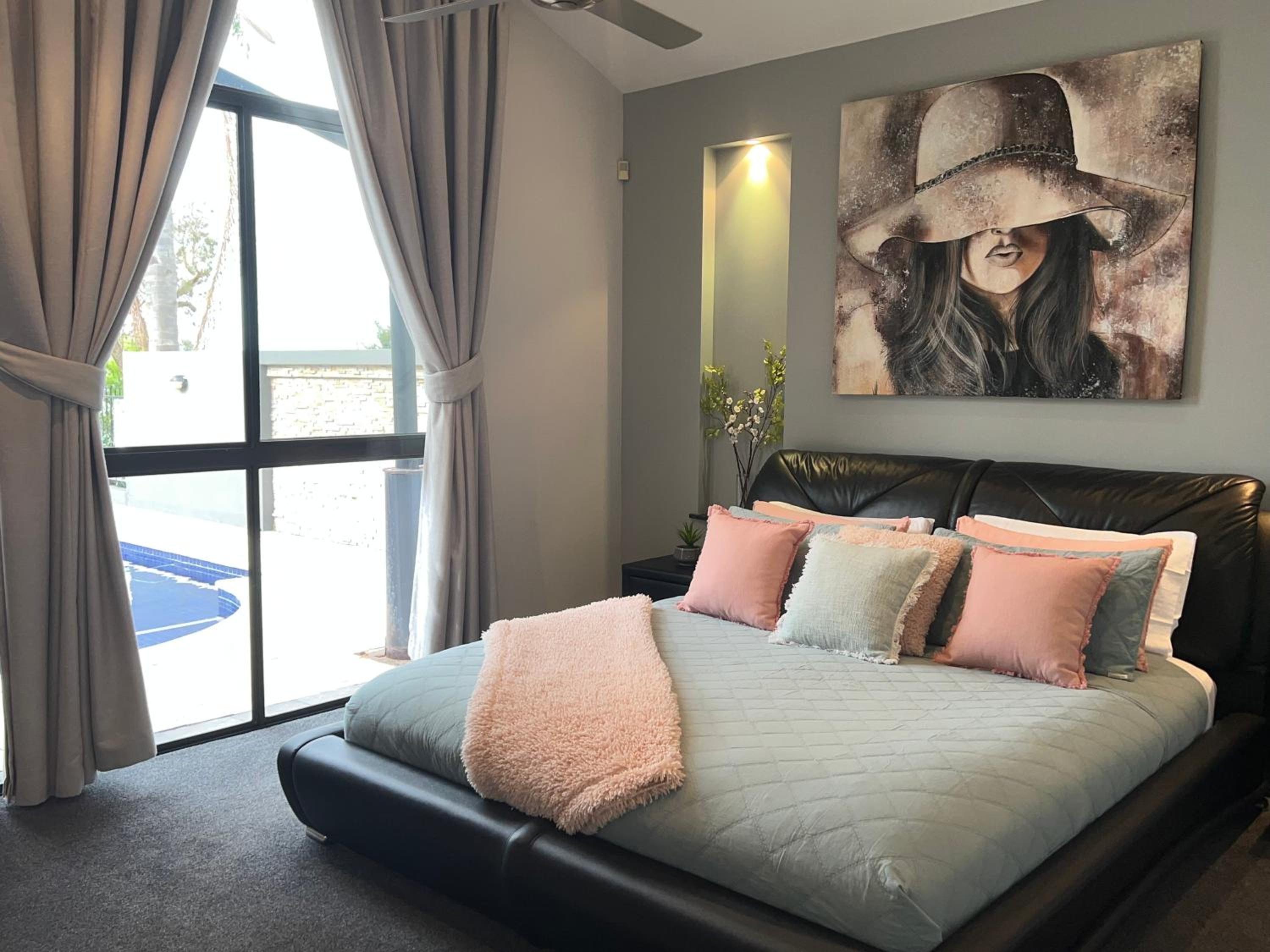 Four-Bedroom House photo 2